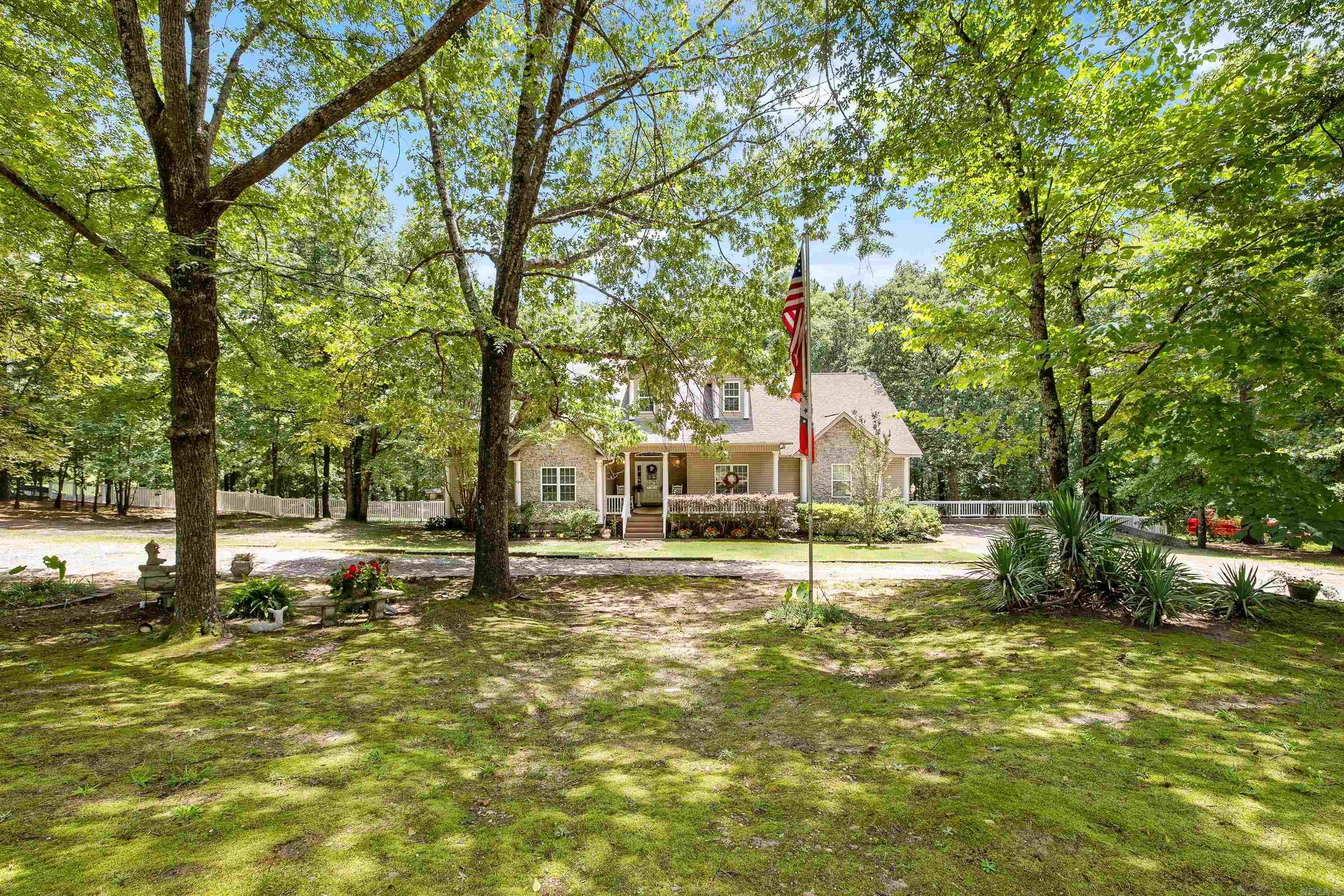 HOBBY TRAIL - Residential