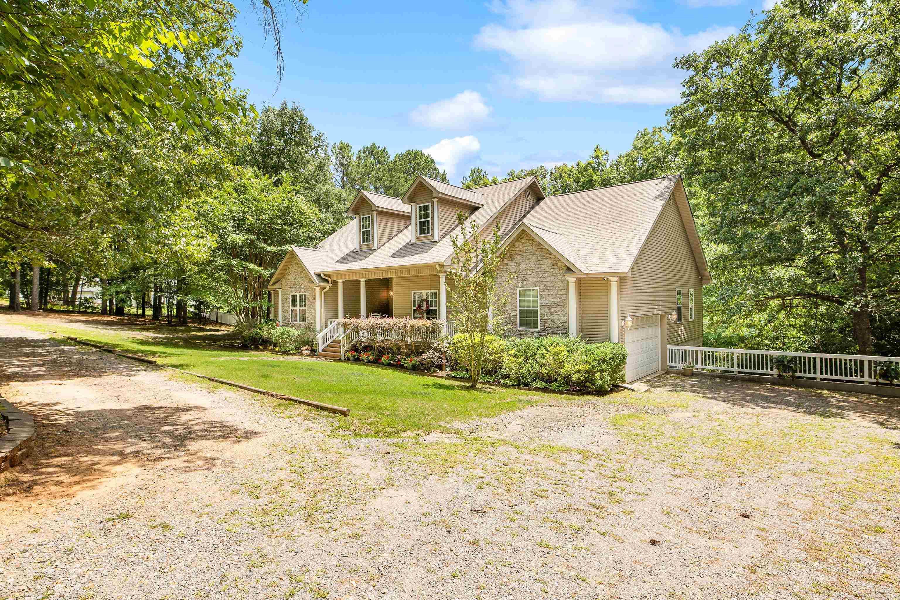 HOBBY TRAIL - Residential