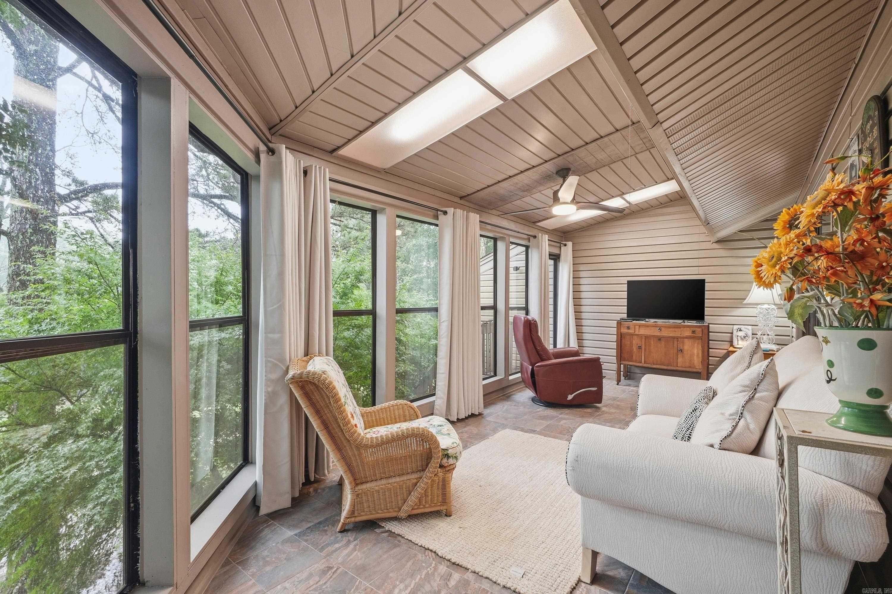 COUNTRY CLUB RIDGE TOWN - Residential