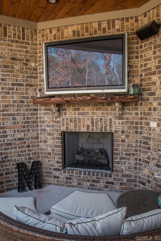 WOODLANDS EDGE - Residential