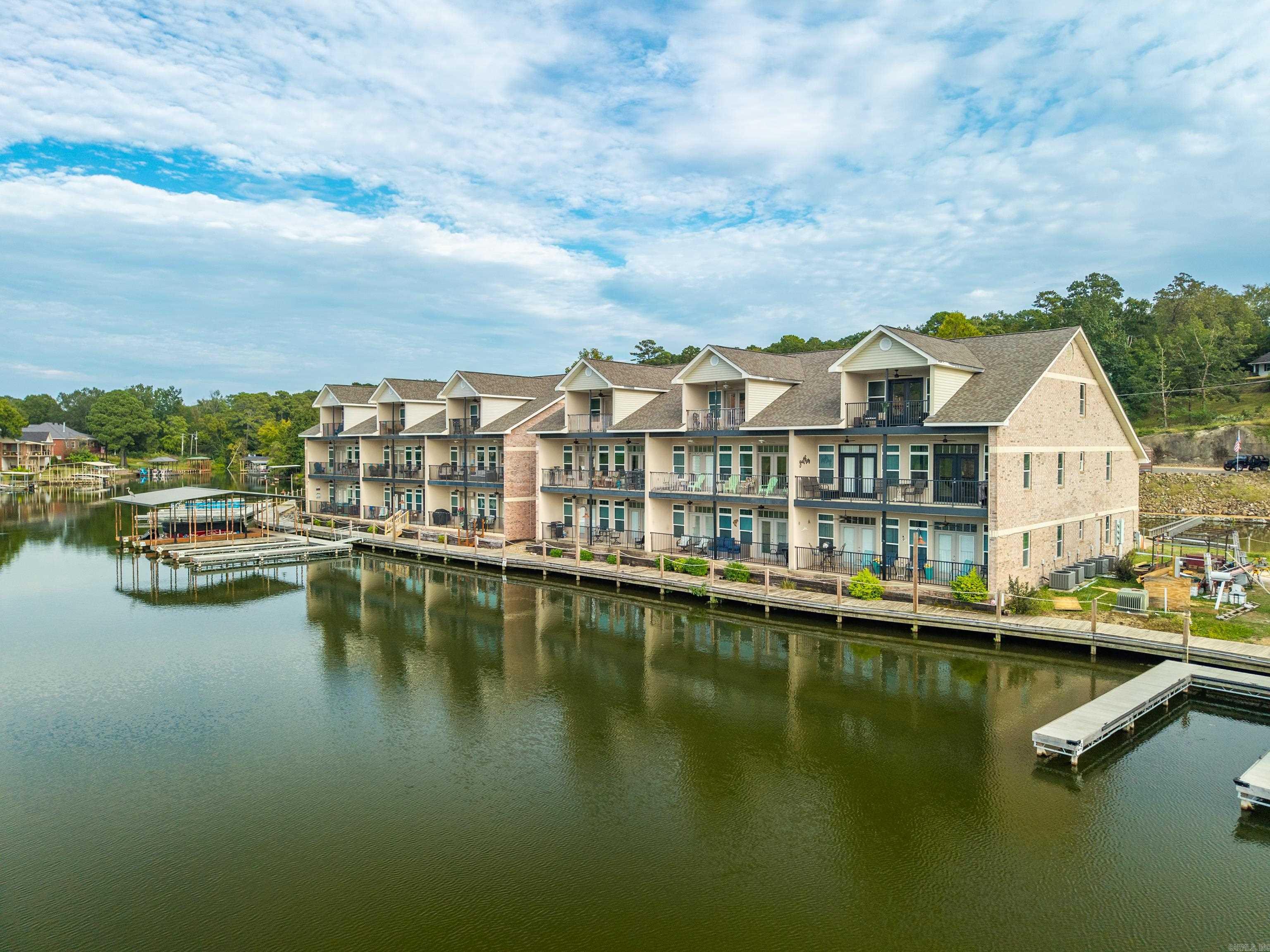 GRAND POINTE VIEW HPR - Residential