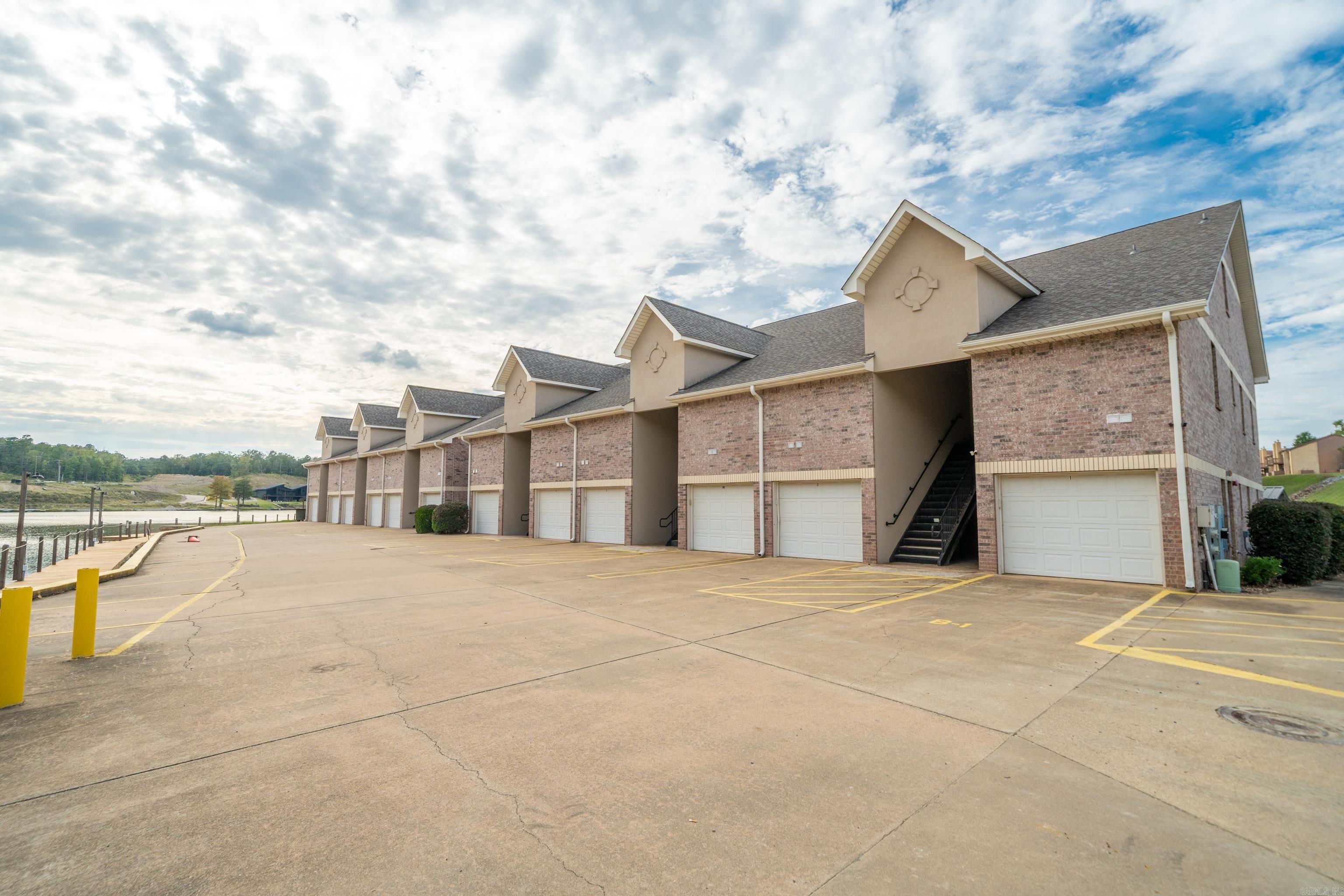 GRAND POINTE VIEW HPR - Residential