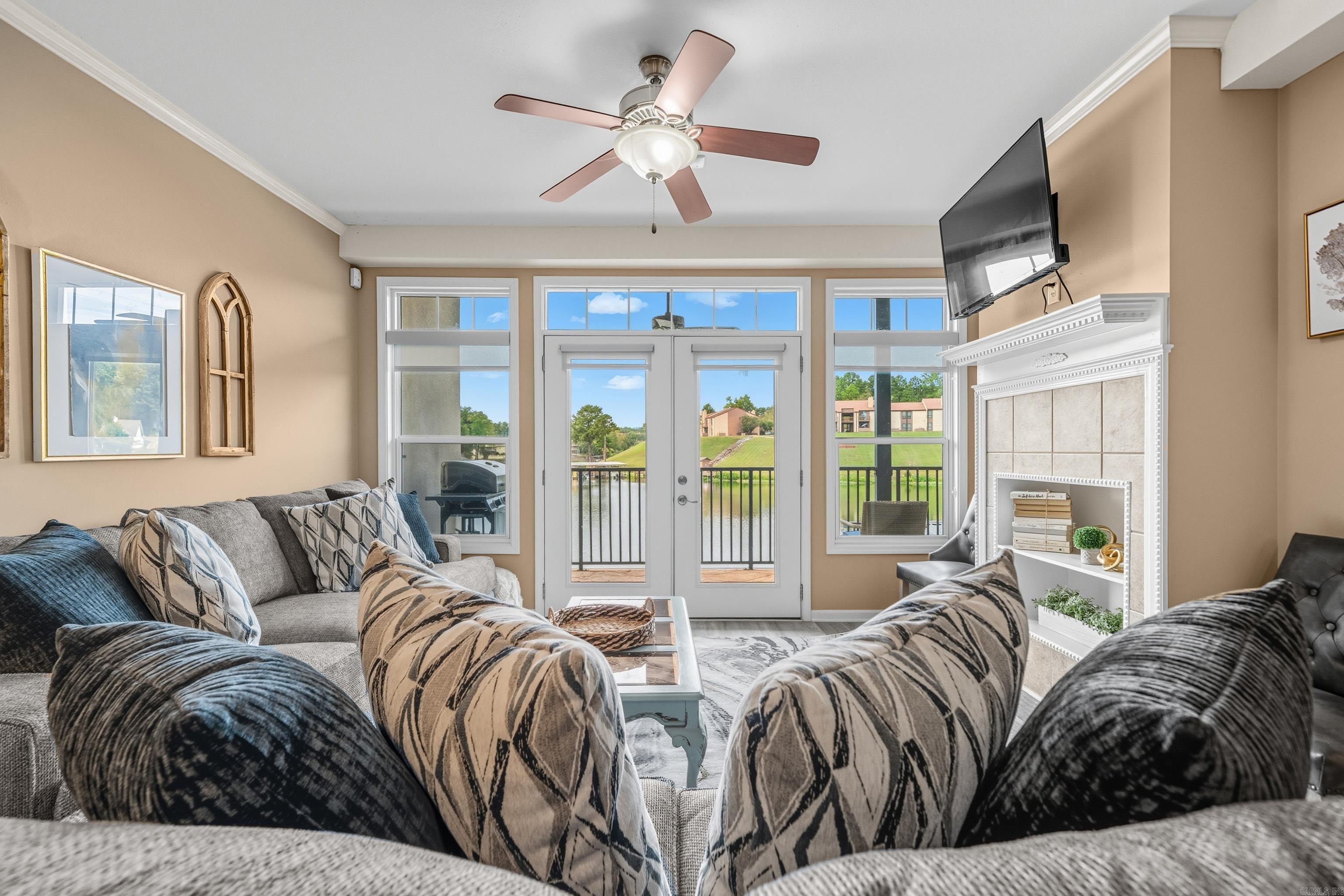 GRAND POINTE VIEW HPR - Residential
