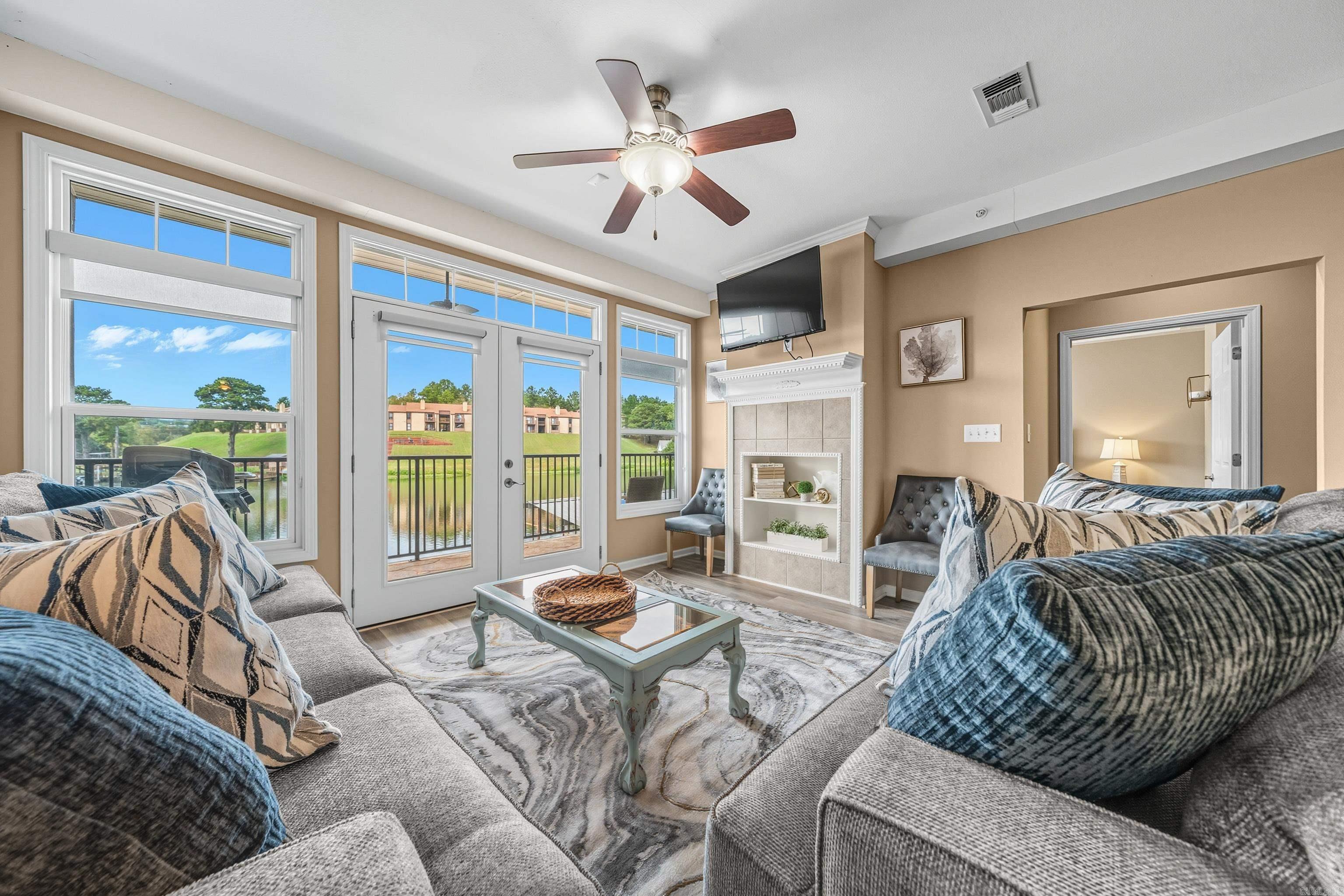 GRAND POINTE VIEW HPR - Residential
