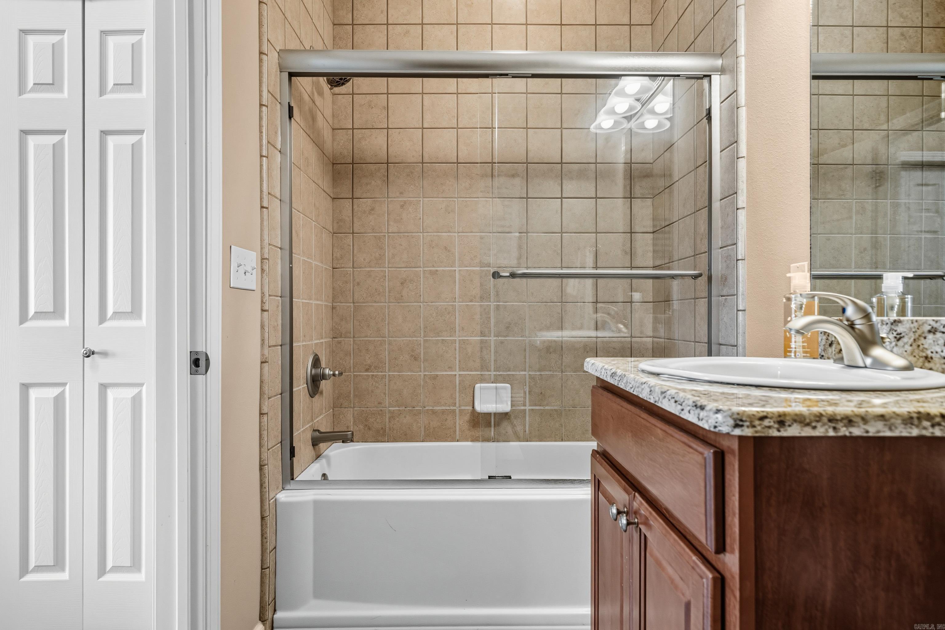 GRAND POINTE VIEW HPR - Residential