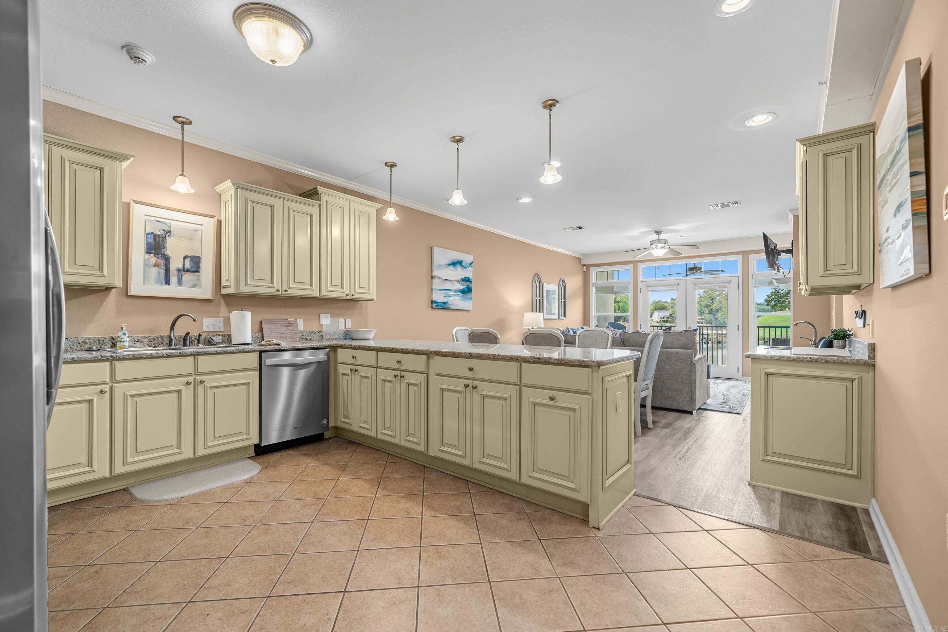 GRAND POINTE VIEW HPR - Residential