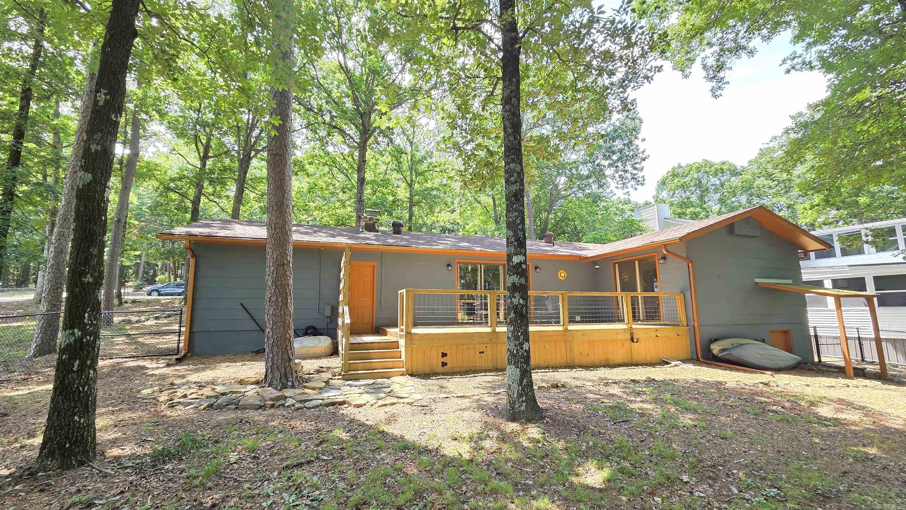 CASTLE RIDGE - Residential
