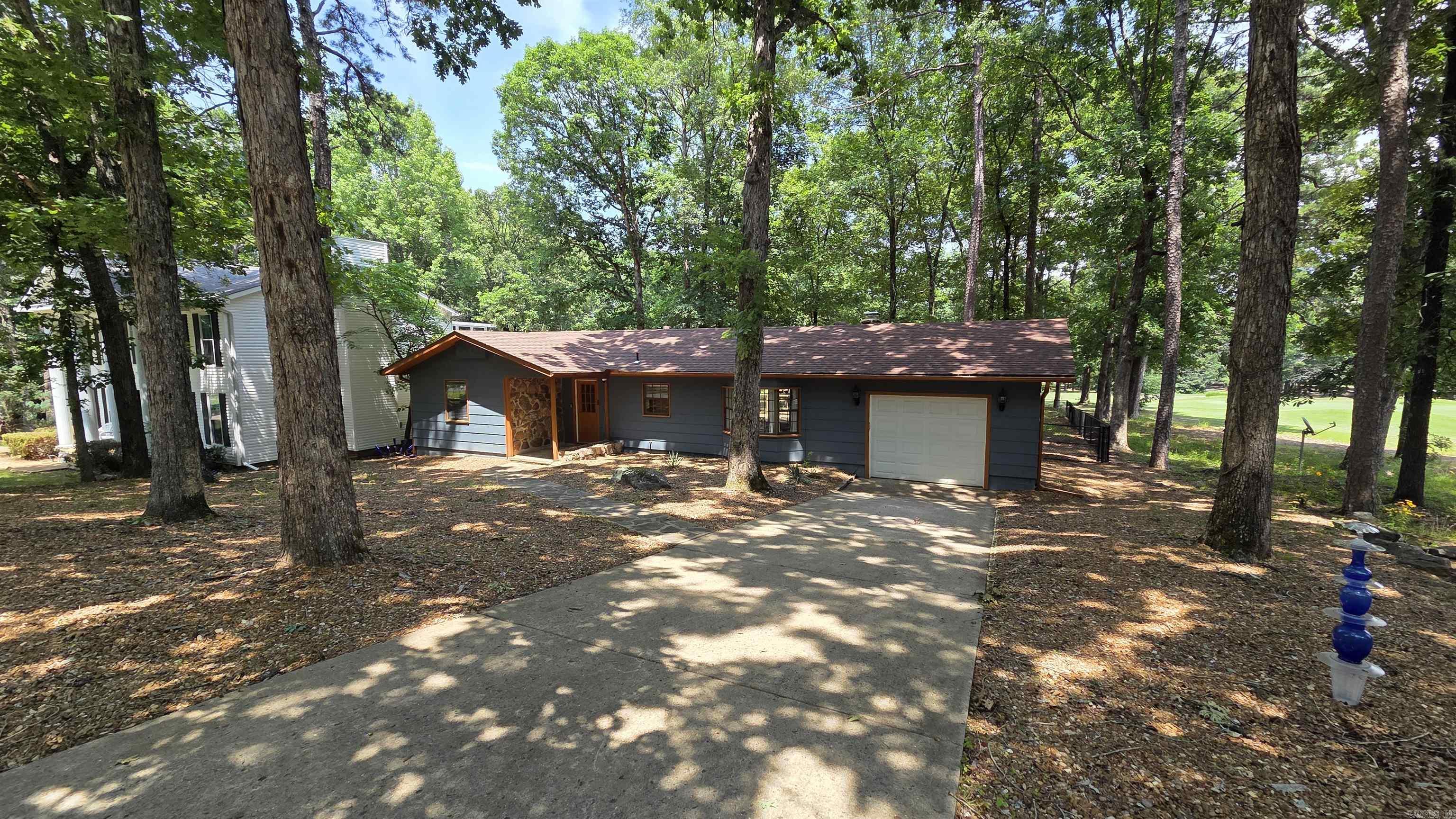 CASTLE RIDGE - Residential