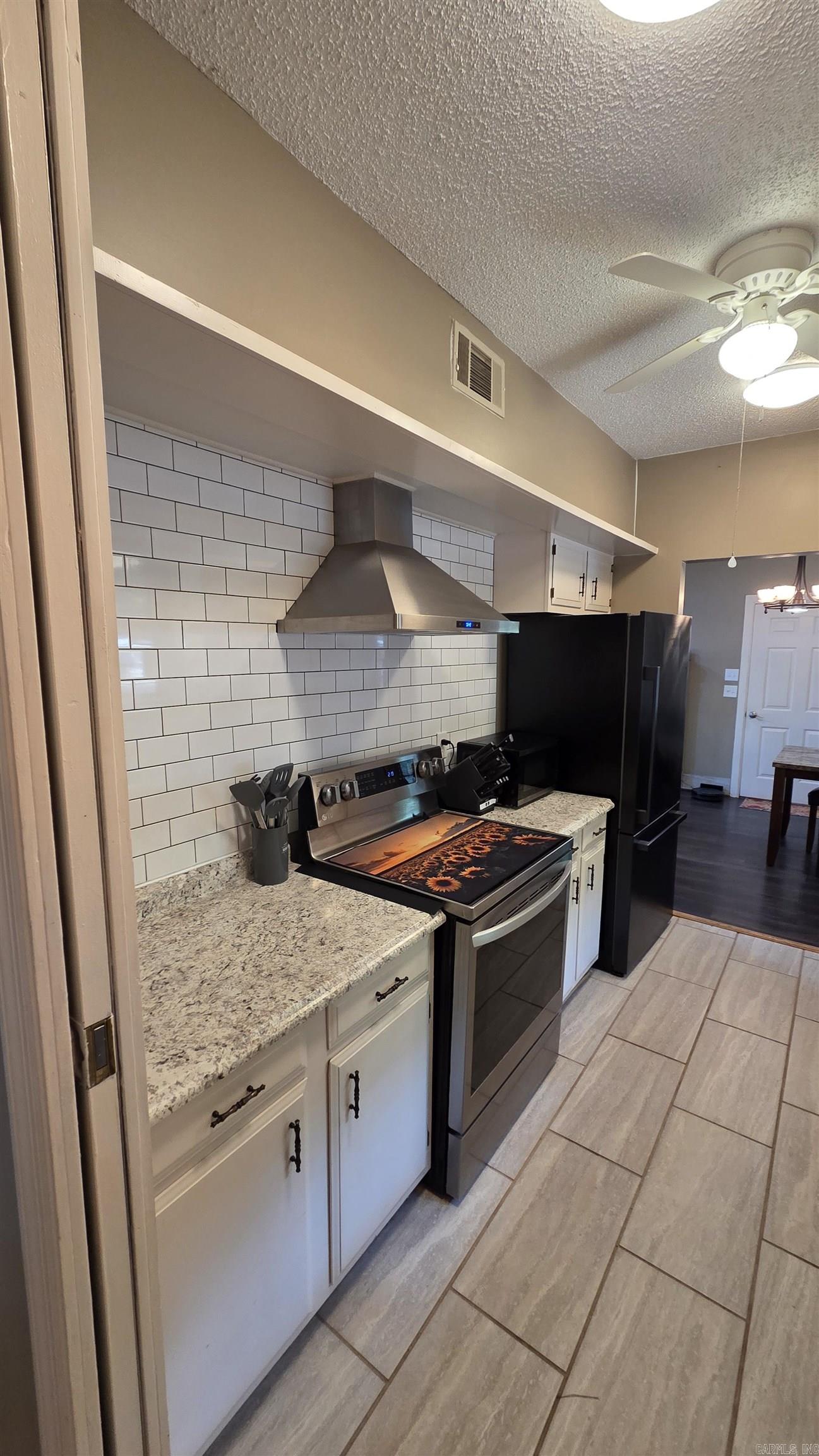 CASTLE RIDGE - Residential