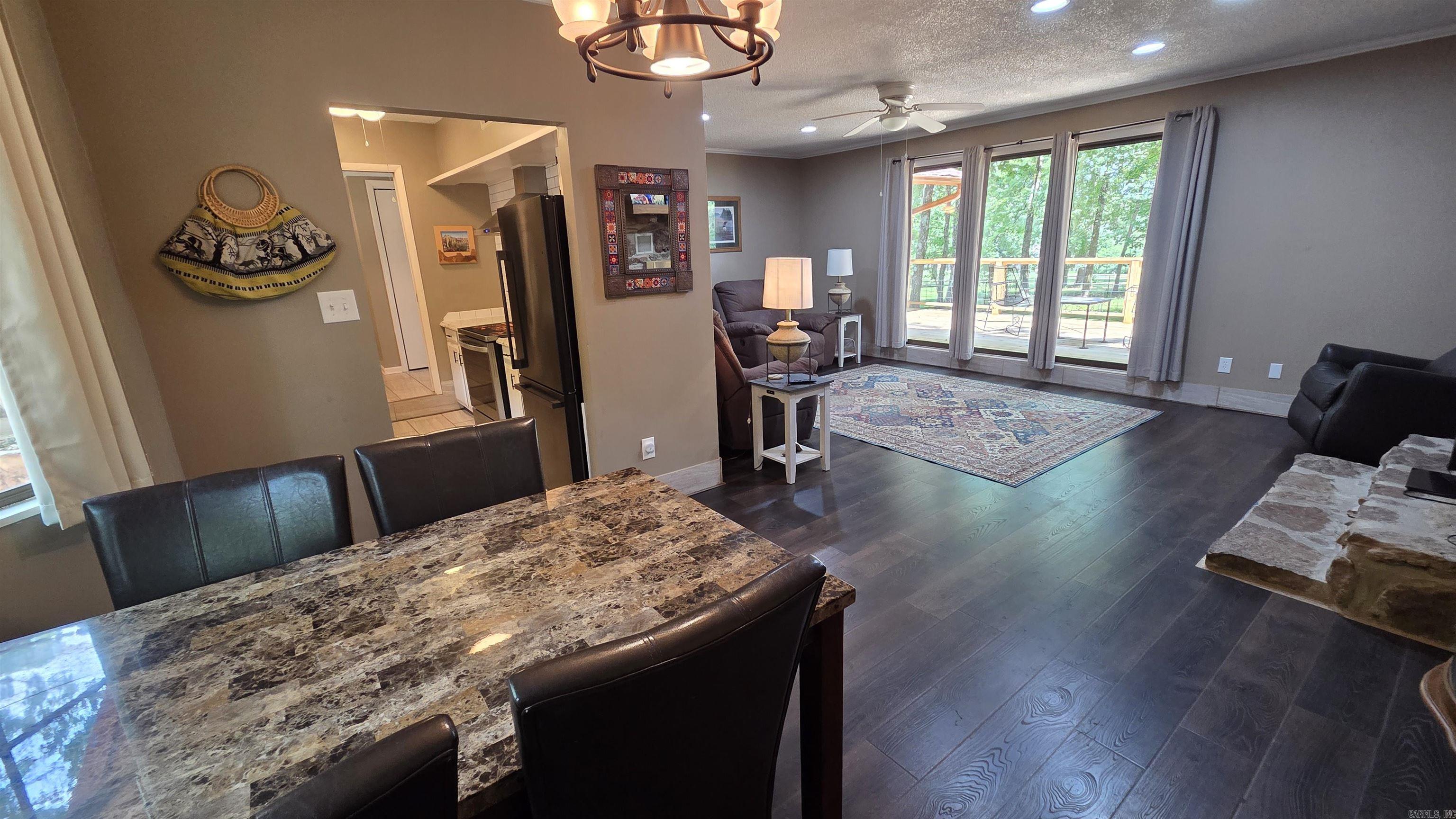 CASTLE RIDGE - Residential