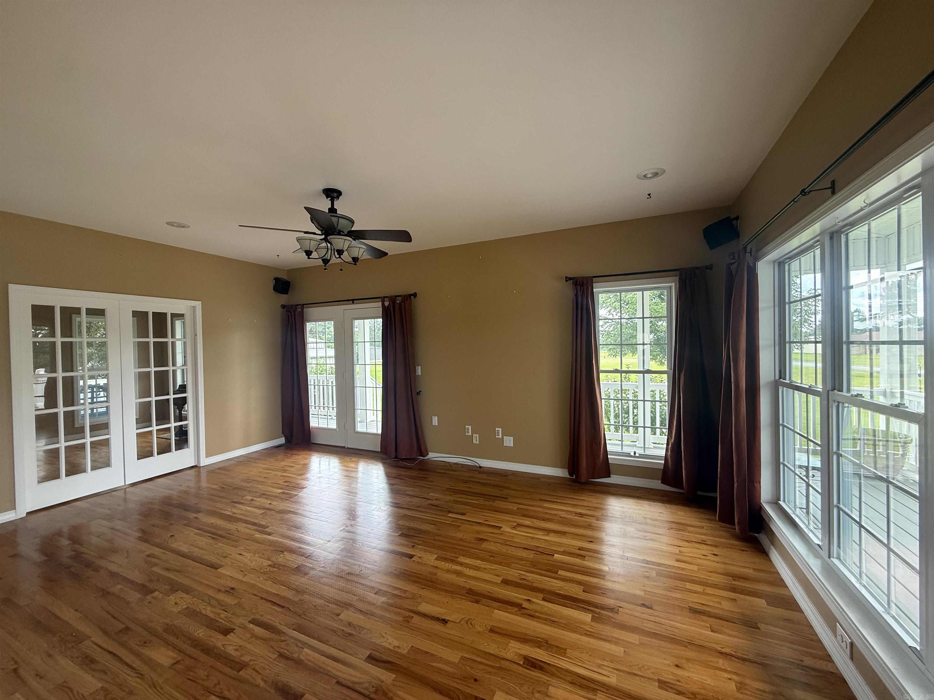 HOLLEY MOUNTAIN AIRPARK - Residential