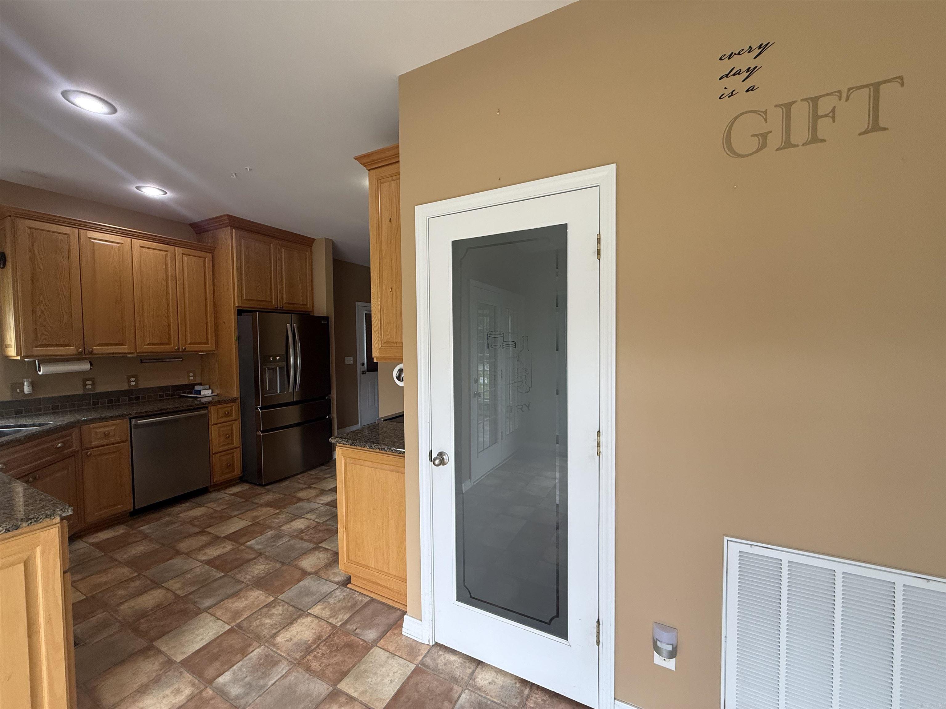 HOLLEY MOUNTAIN AIRPARK - Residential