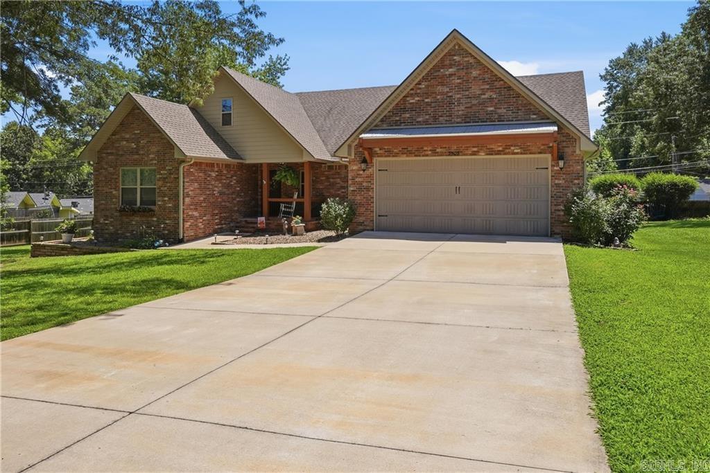 COLONIAL HEIGHTS - Residential