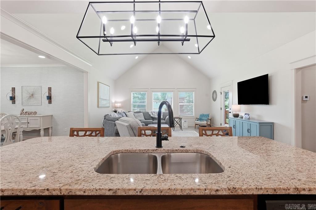 COLONIAL HEIGHTS - Residential
