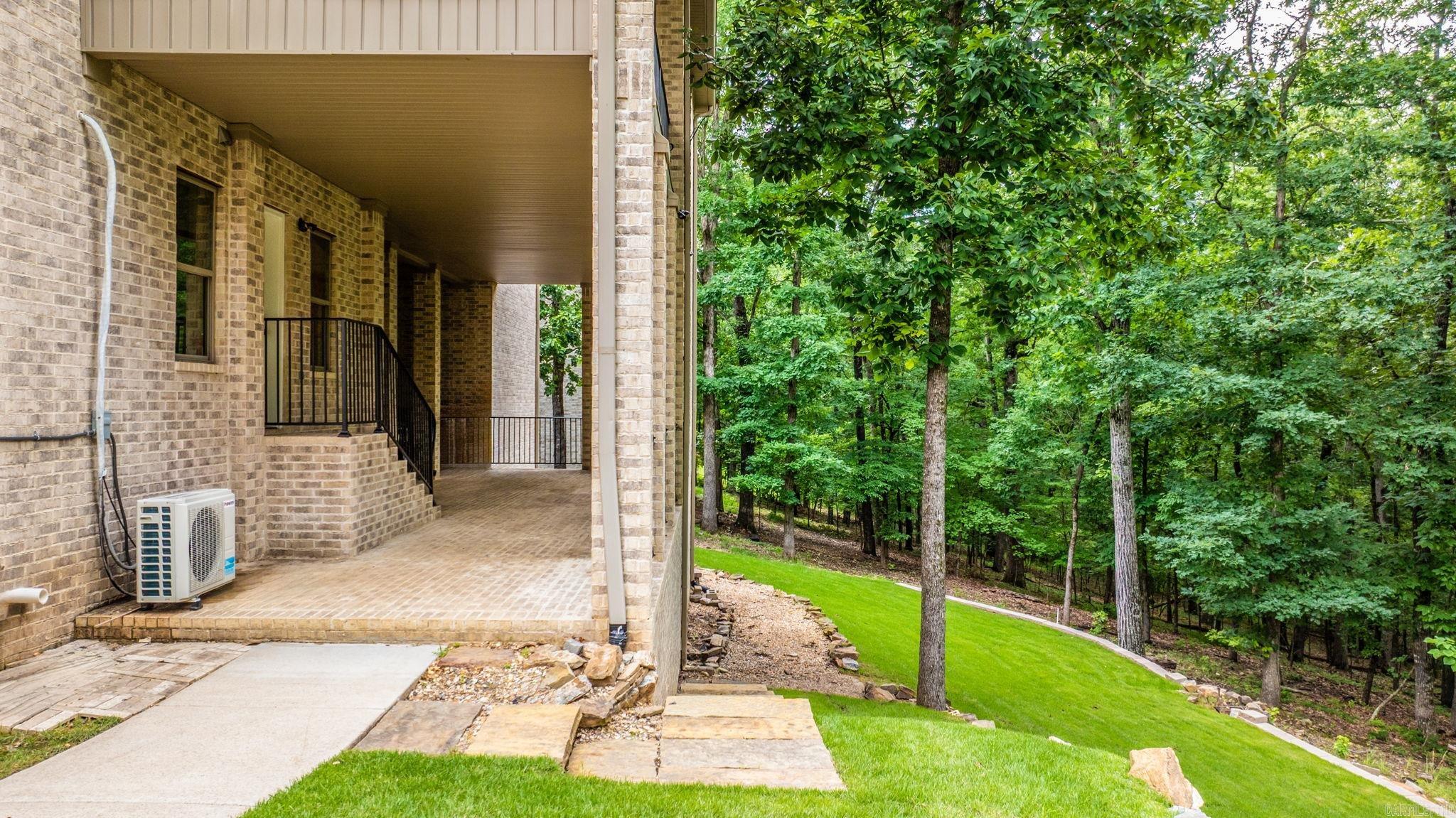 WOODLANDS EDGE - Residential