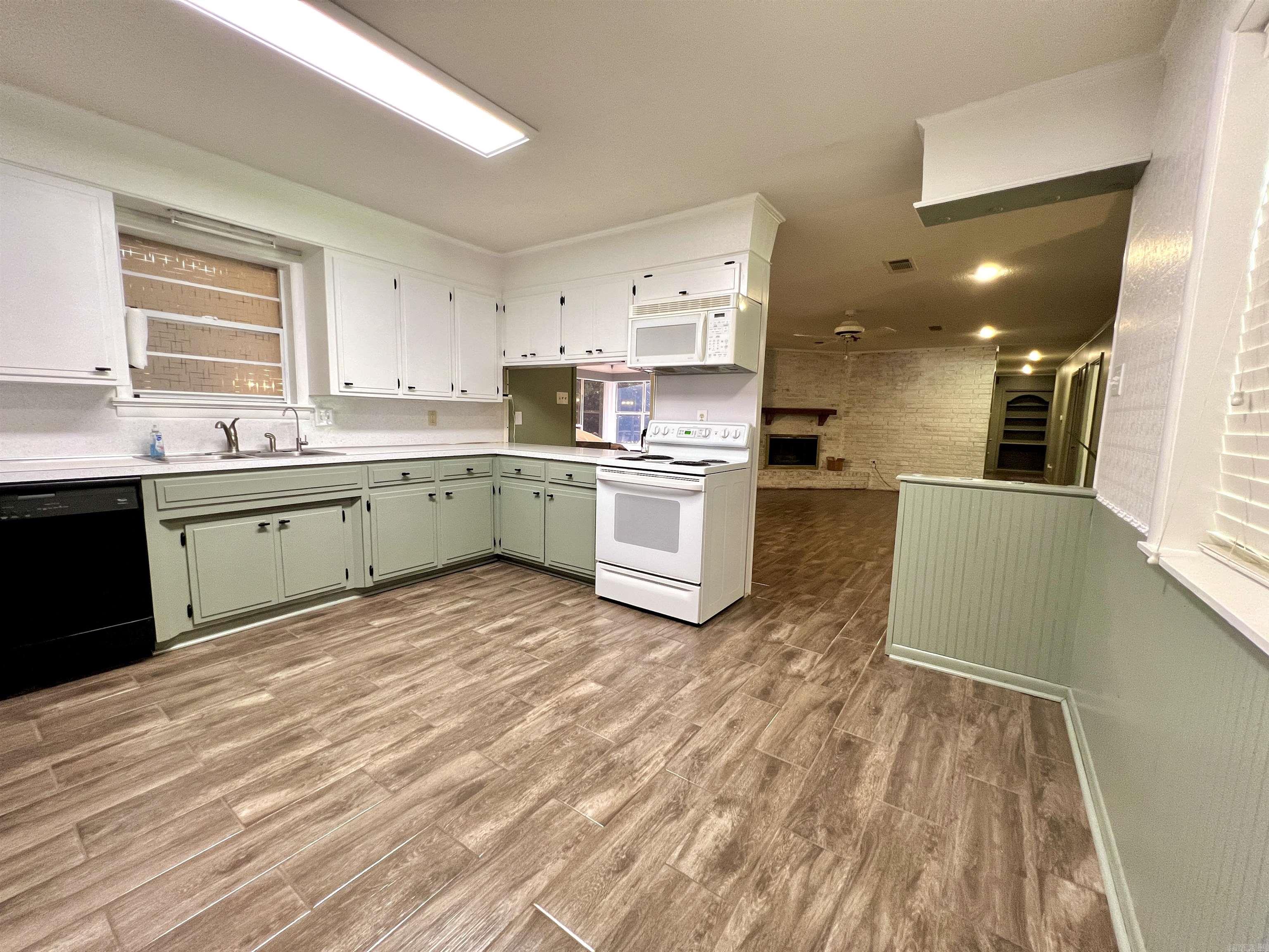 COUNTRY CLUB ADDN - Residential