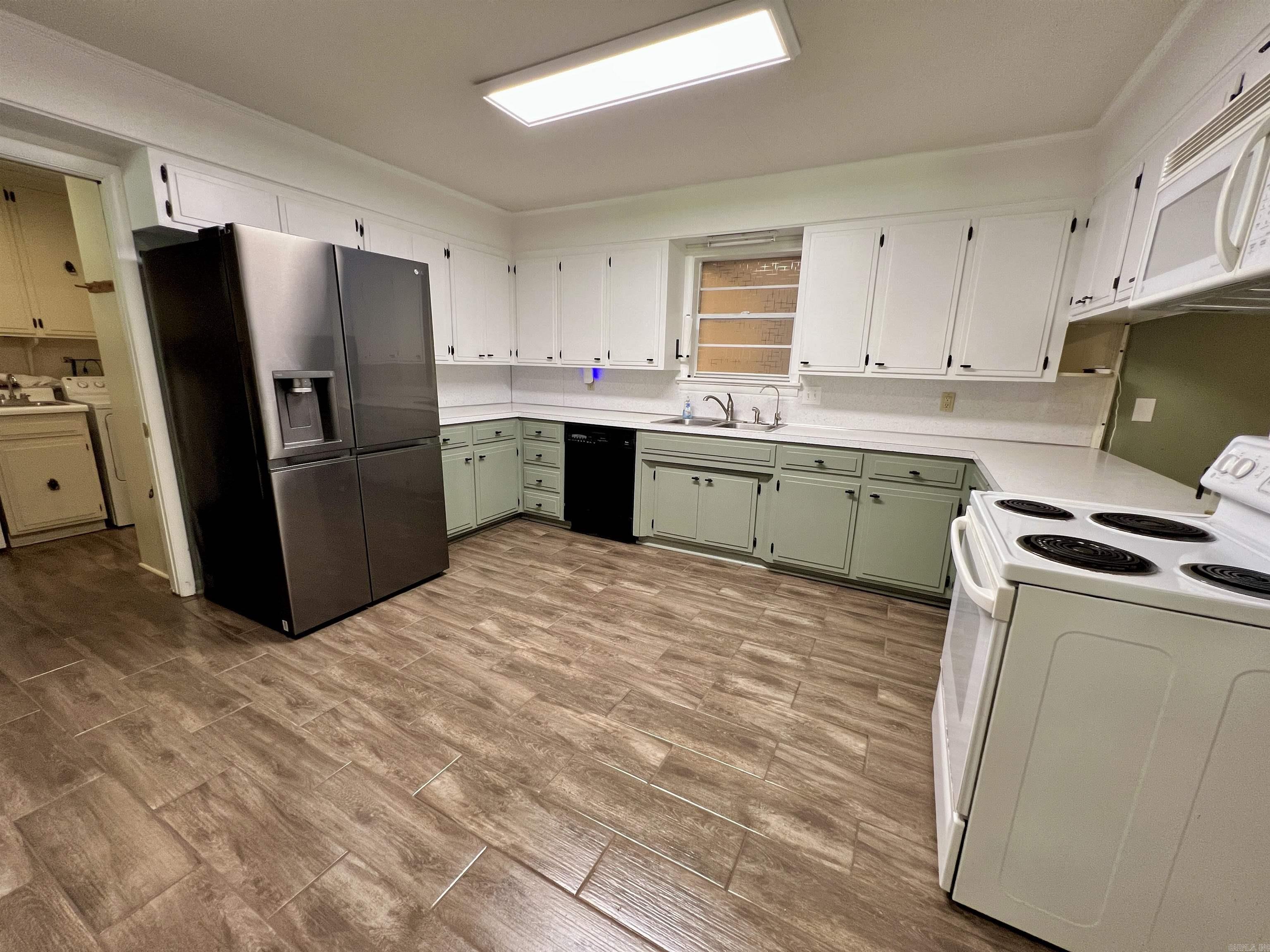 COUNTRY CLUB ADDN - Residential
