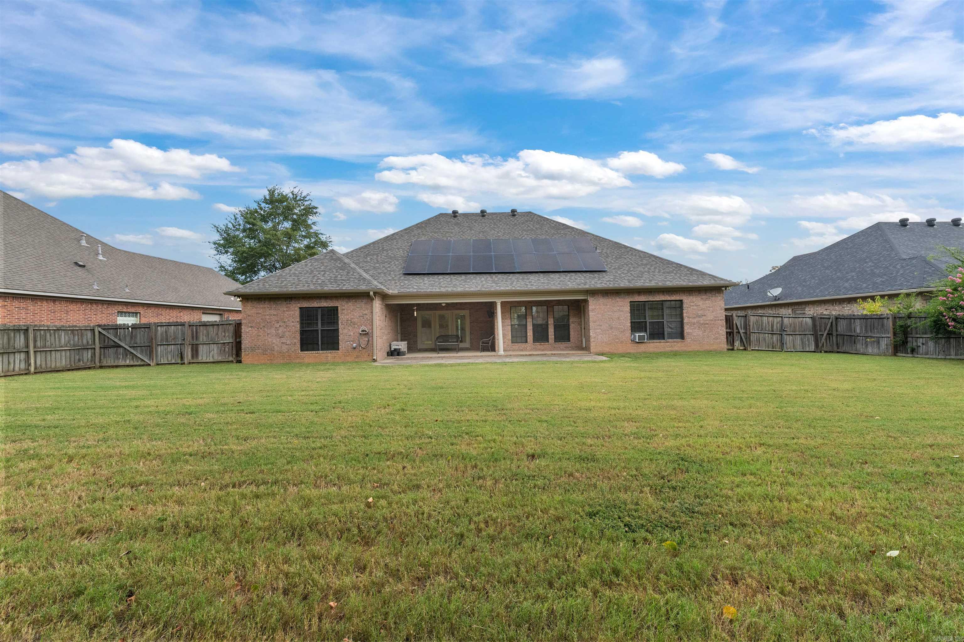 COUNTRY CLUB OF ARK THE - Residential