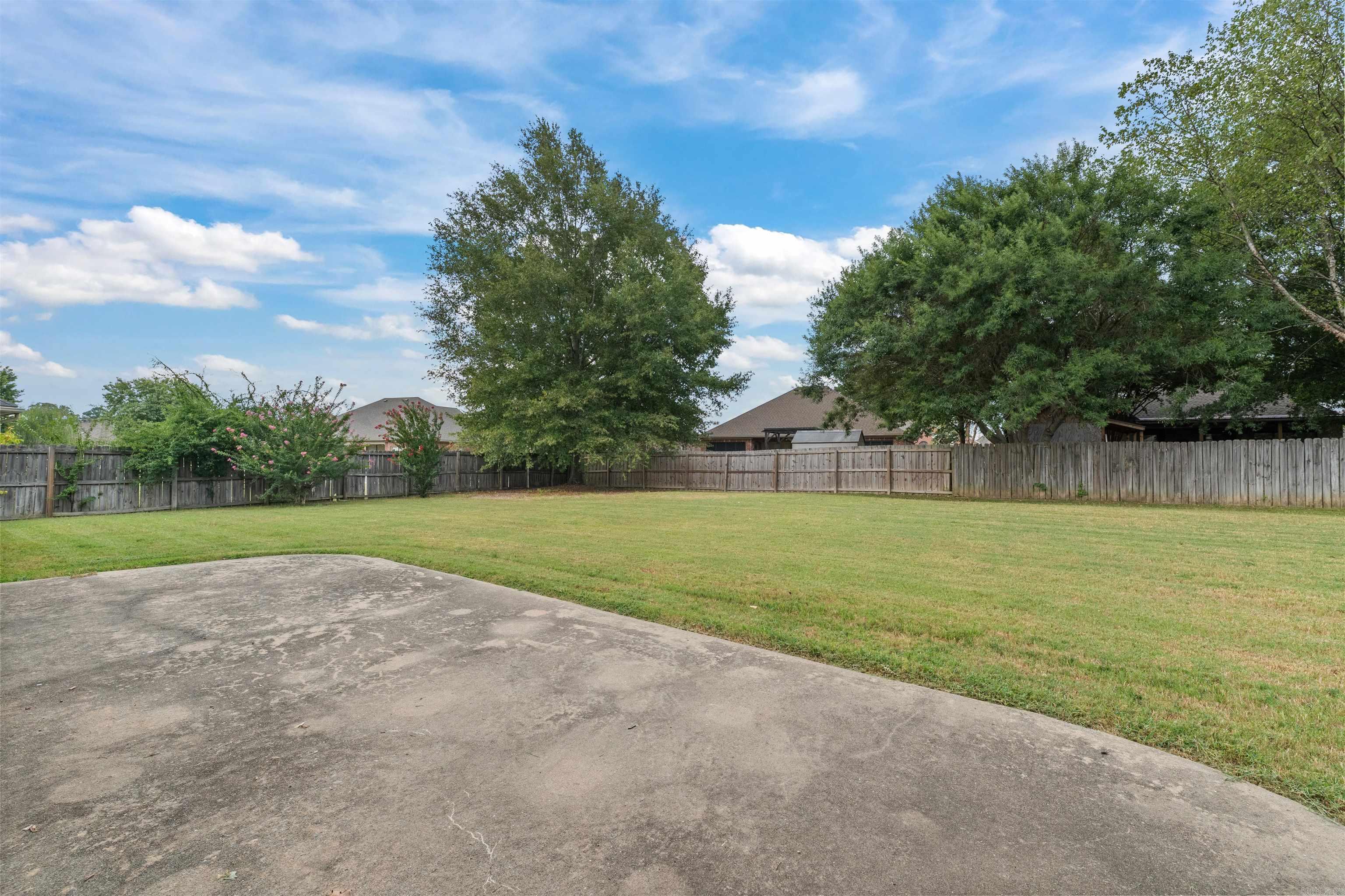 COUNTRY CLUB OF ARK THE - Residential