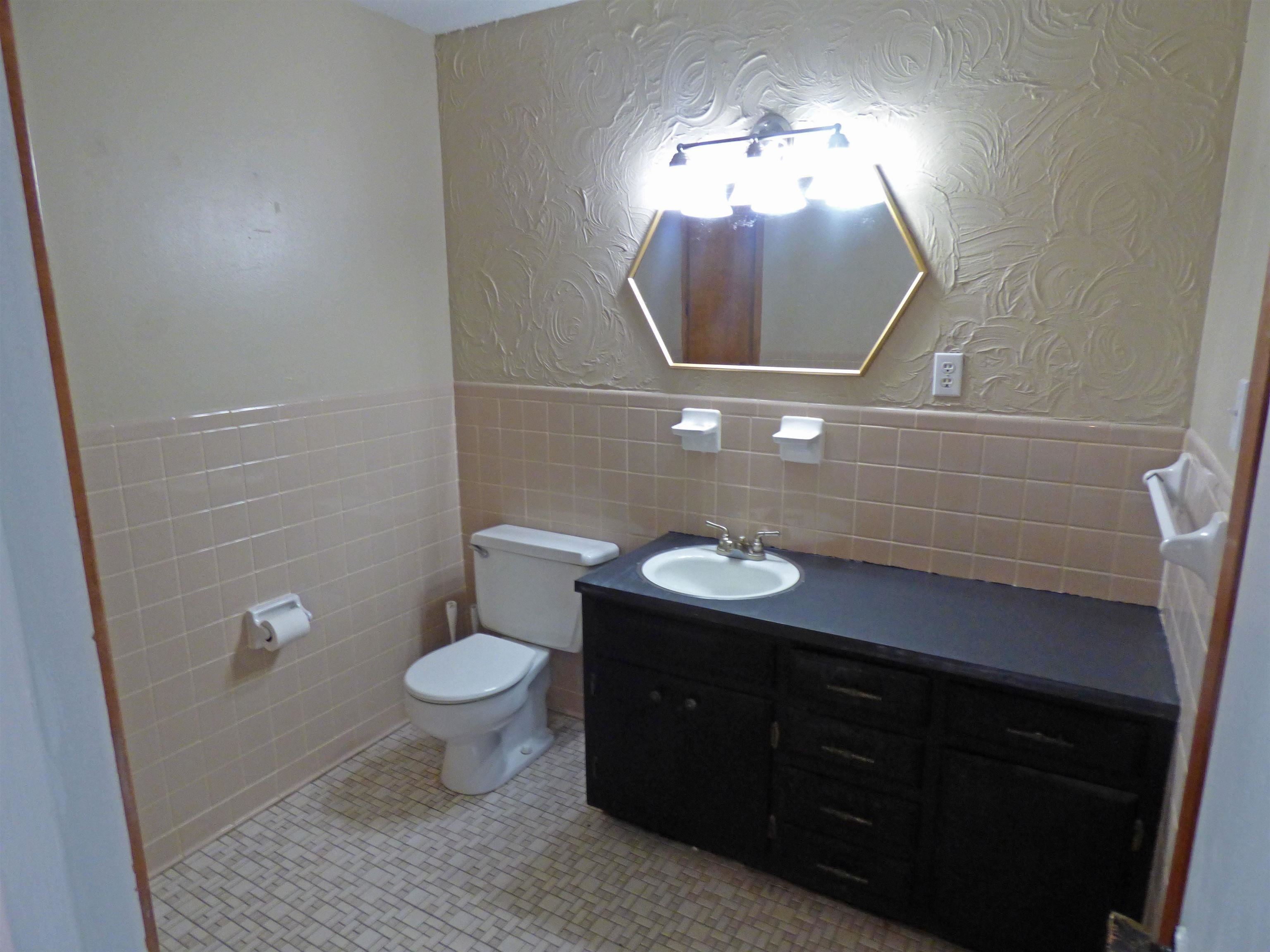 Townhouse 3rd - Residential Lease