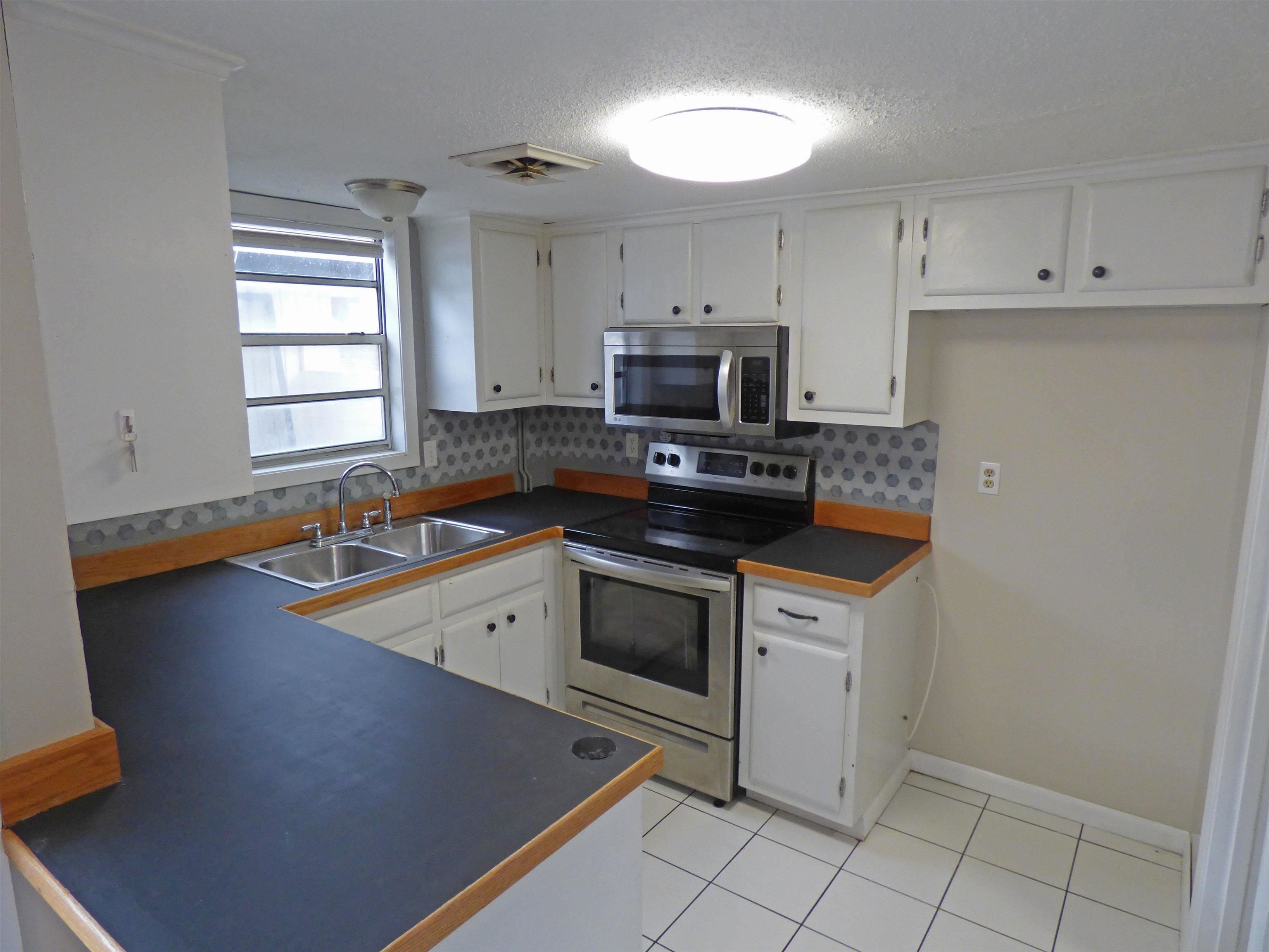 Townhouse 3rd - Residential Lease
