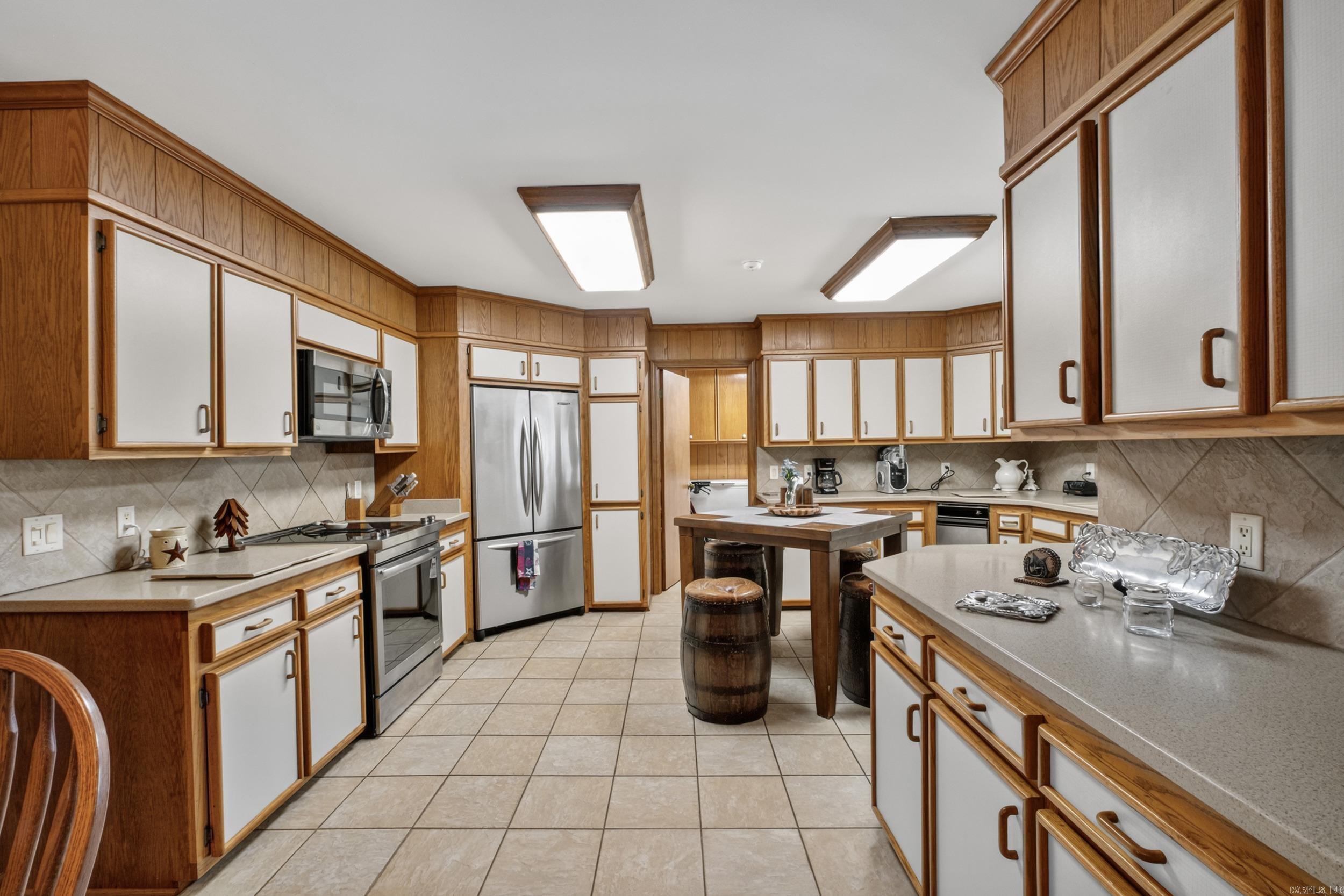 COUNTRY VALLEY ESTATES - Residential