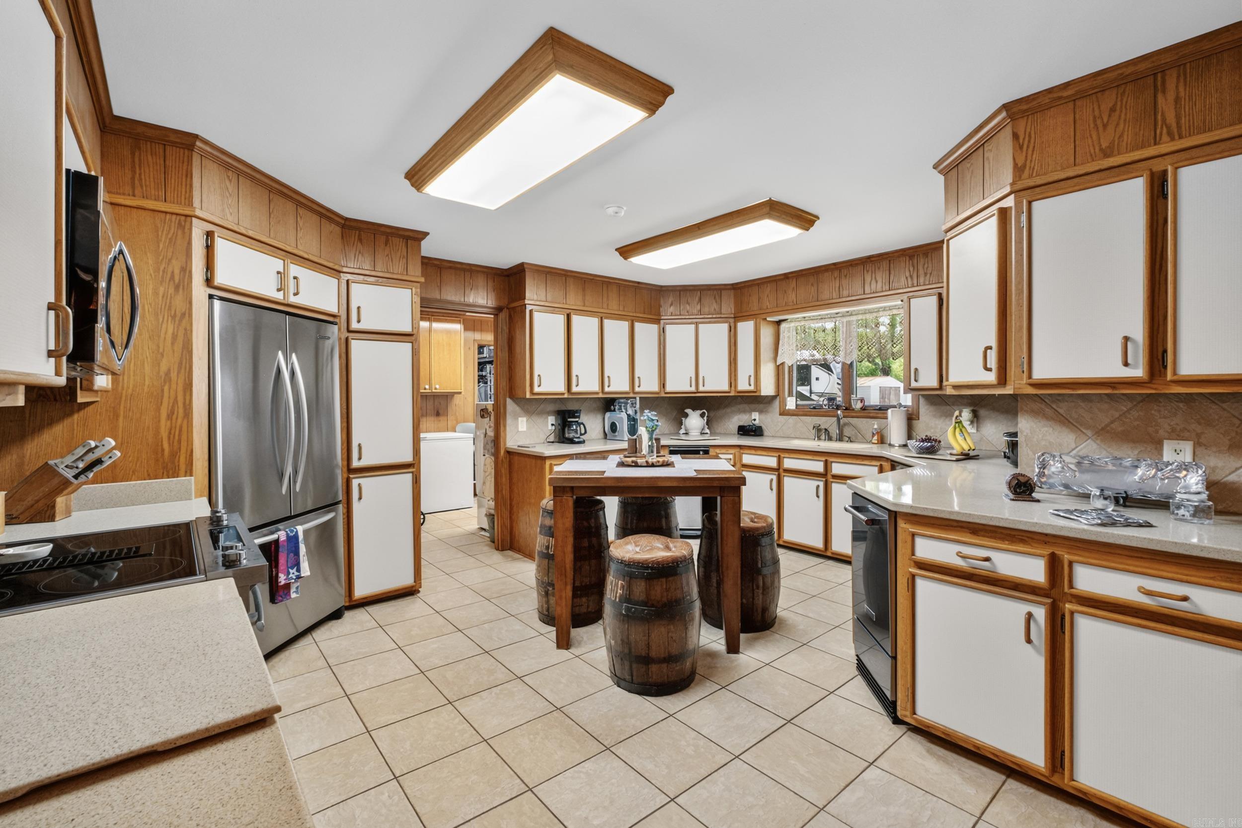 COUNTRY VALLEY ESTATES - Residential