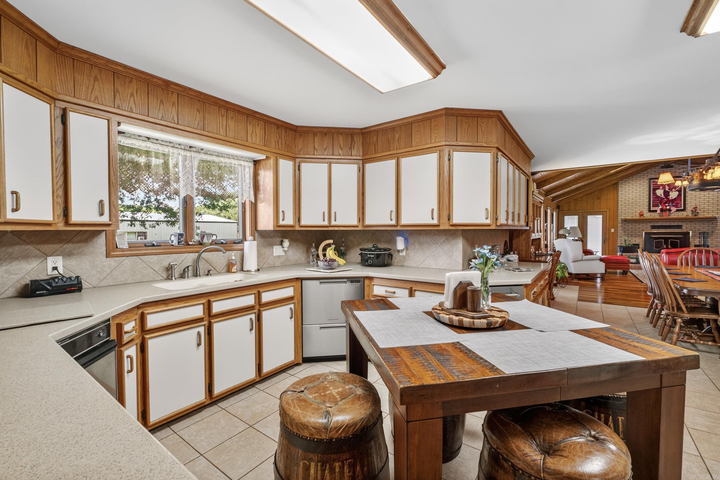 COUNTRY VALLEY ESTATES - Residential