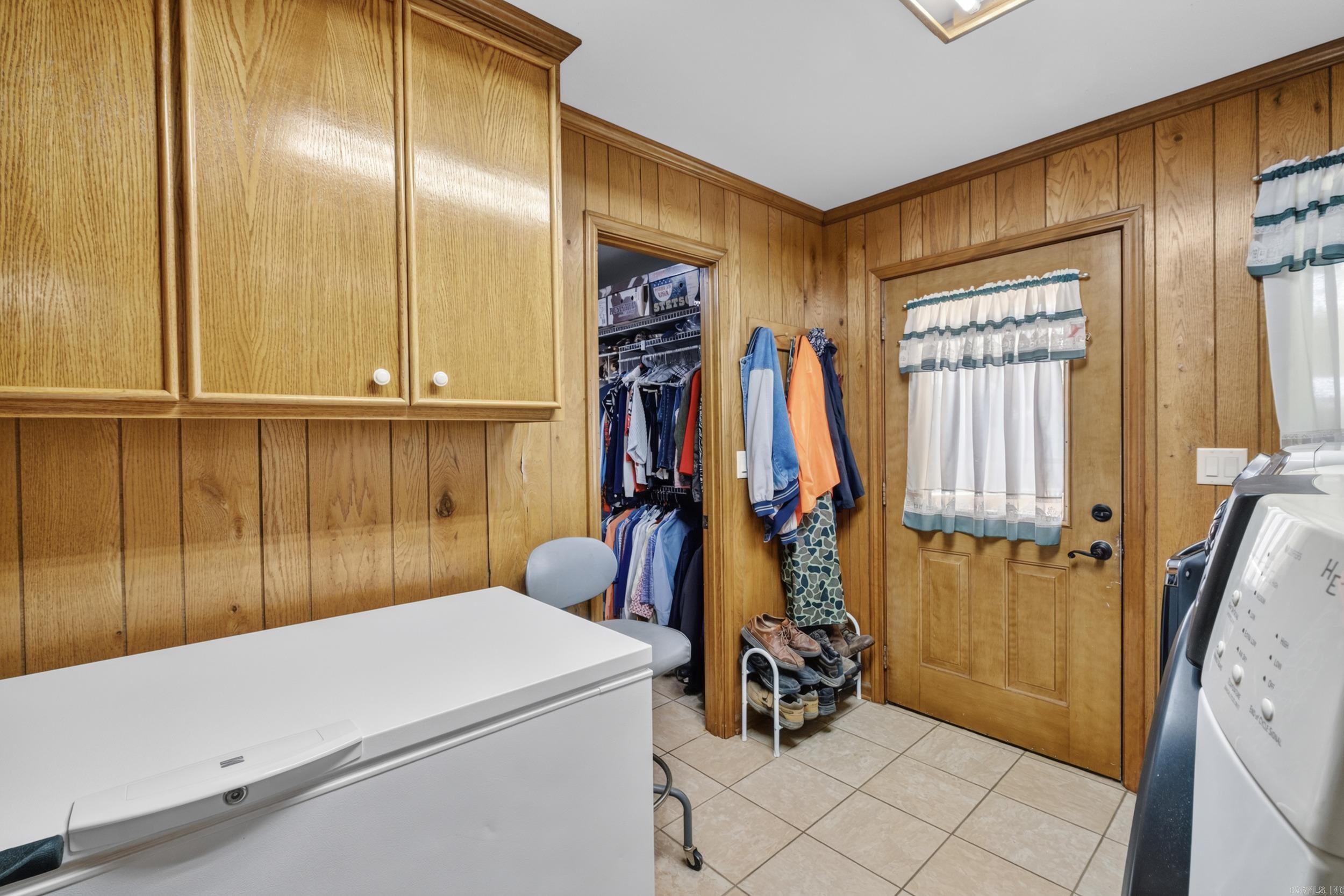 COUNTRY VALLEY ESTATES - Residential