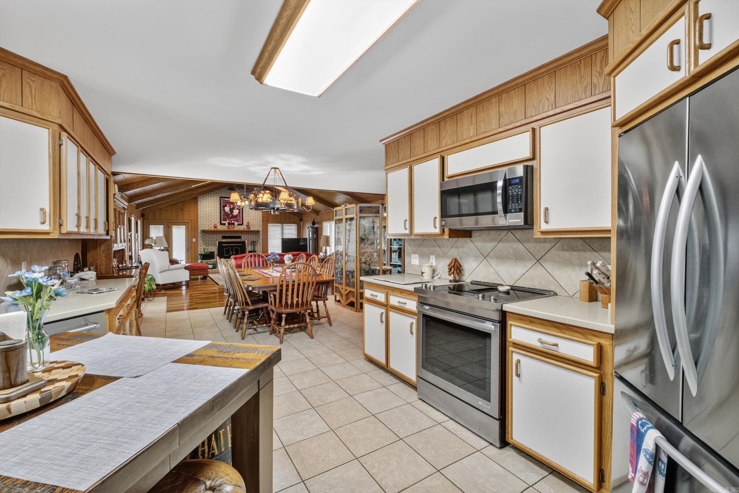 COUNTRY VALLEY ESTATES - Residential