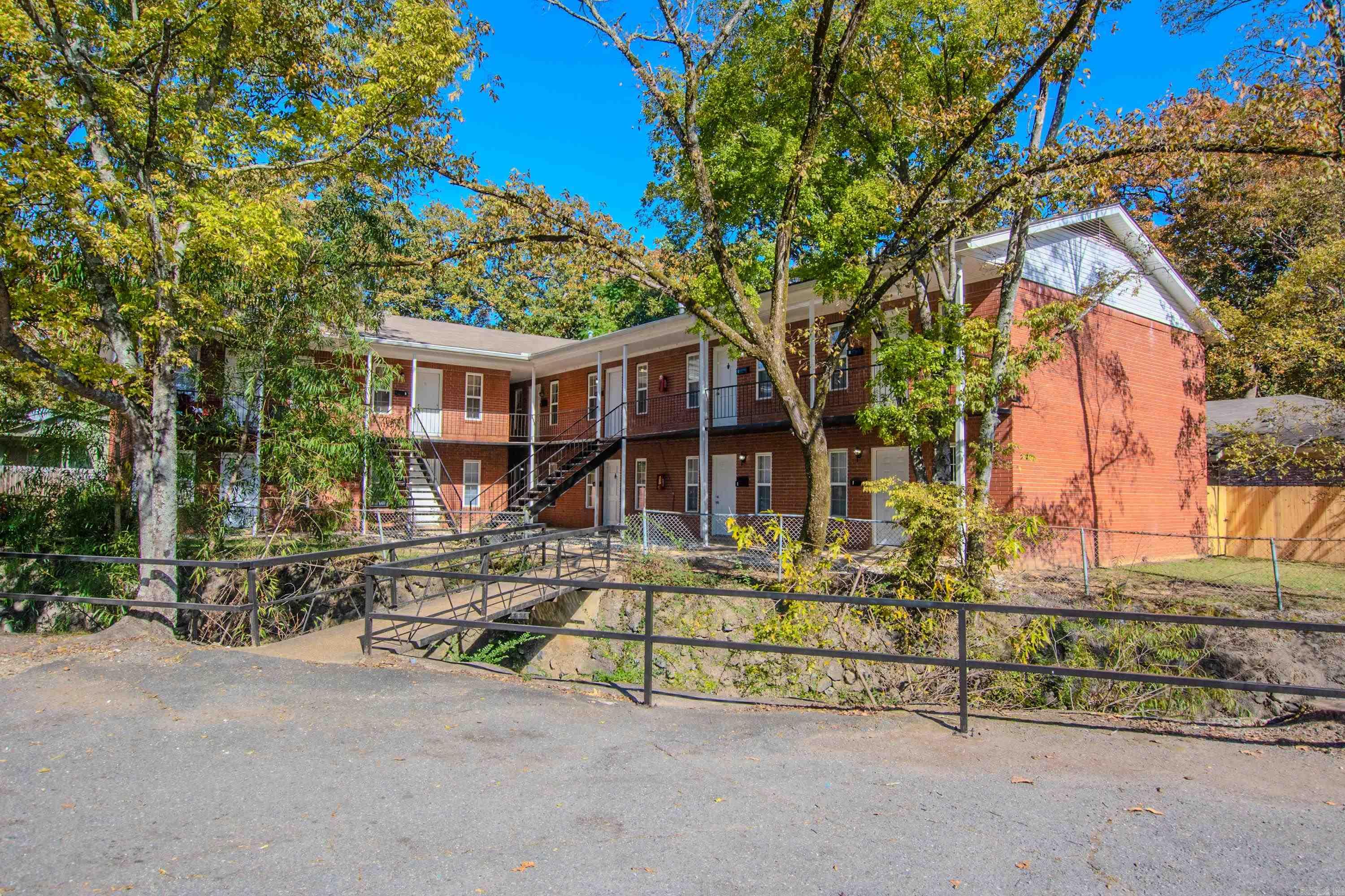 Hill Crest - Residential Lease