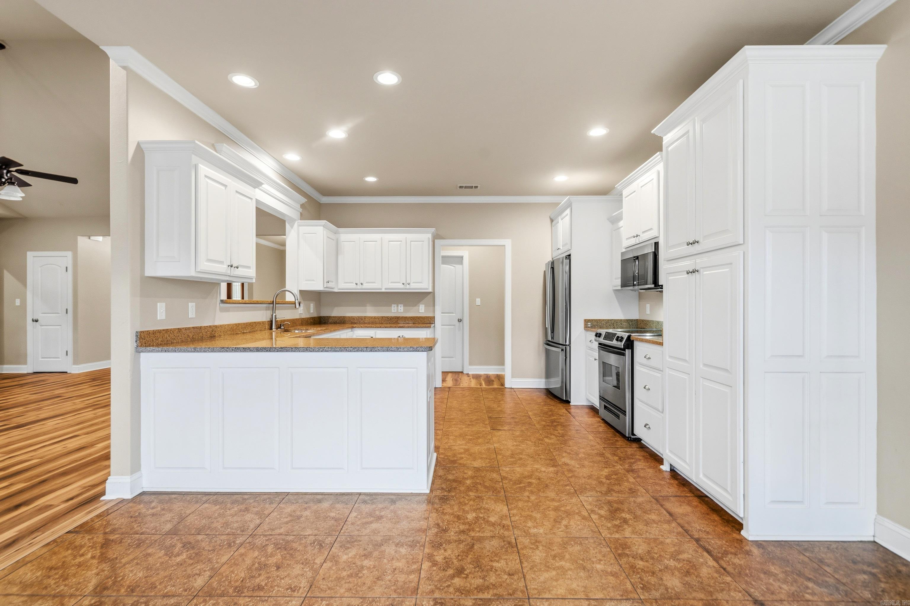 HIGH MEADOW ESTATES - Residential