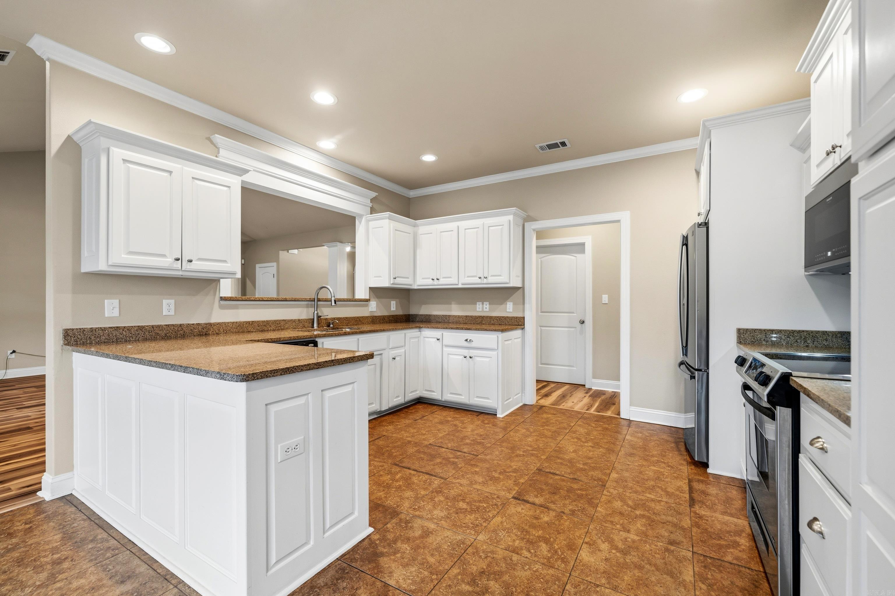HIGH MEADOW ESTATES - Residential