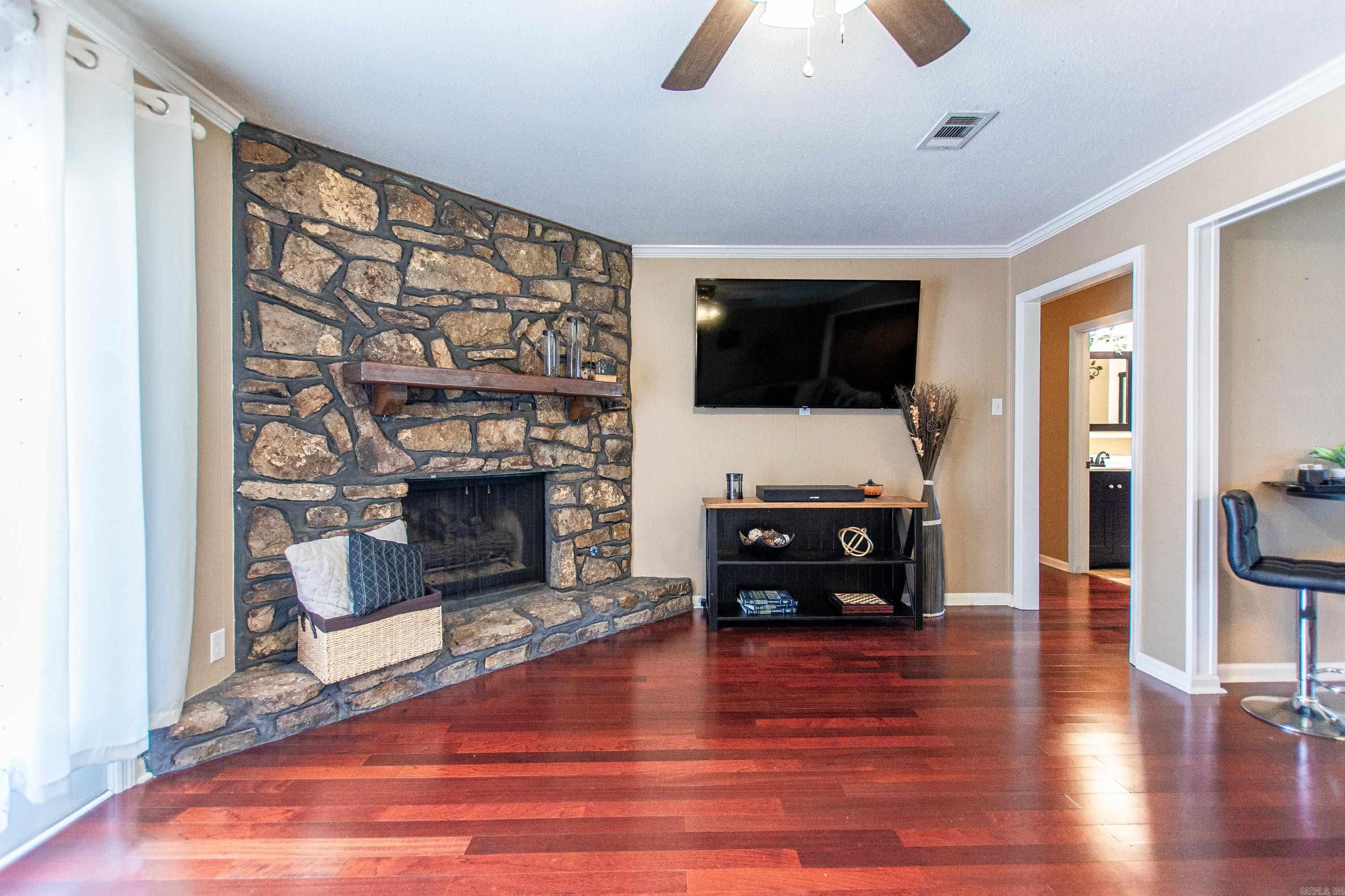 STONEWALL - Residential