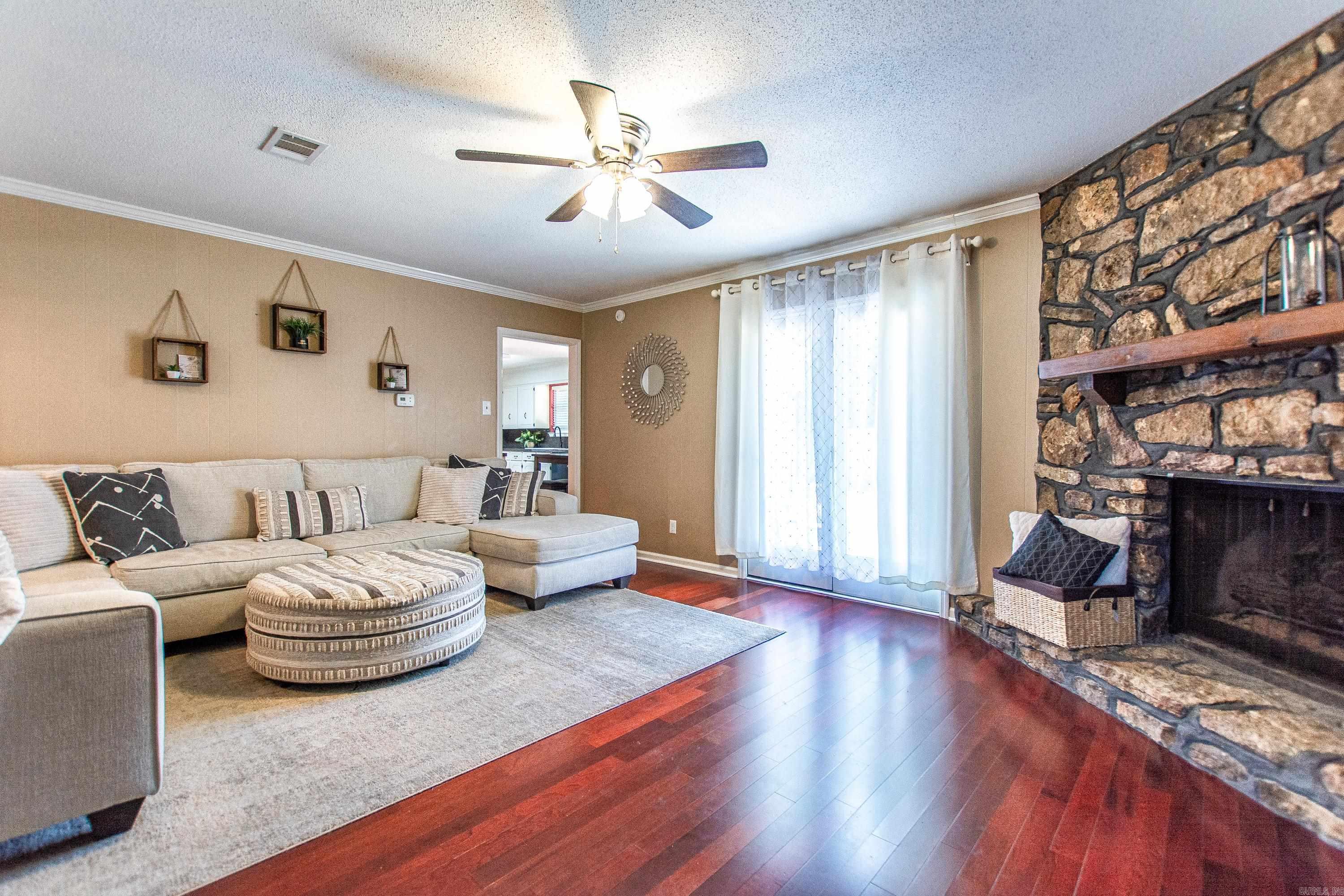 STONEWALL - Residential