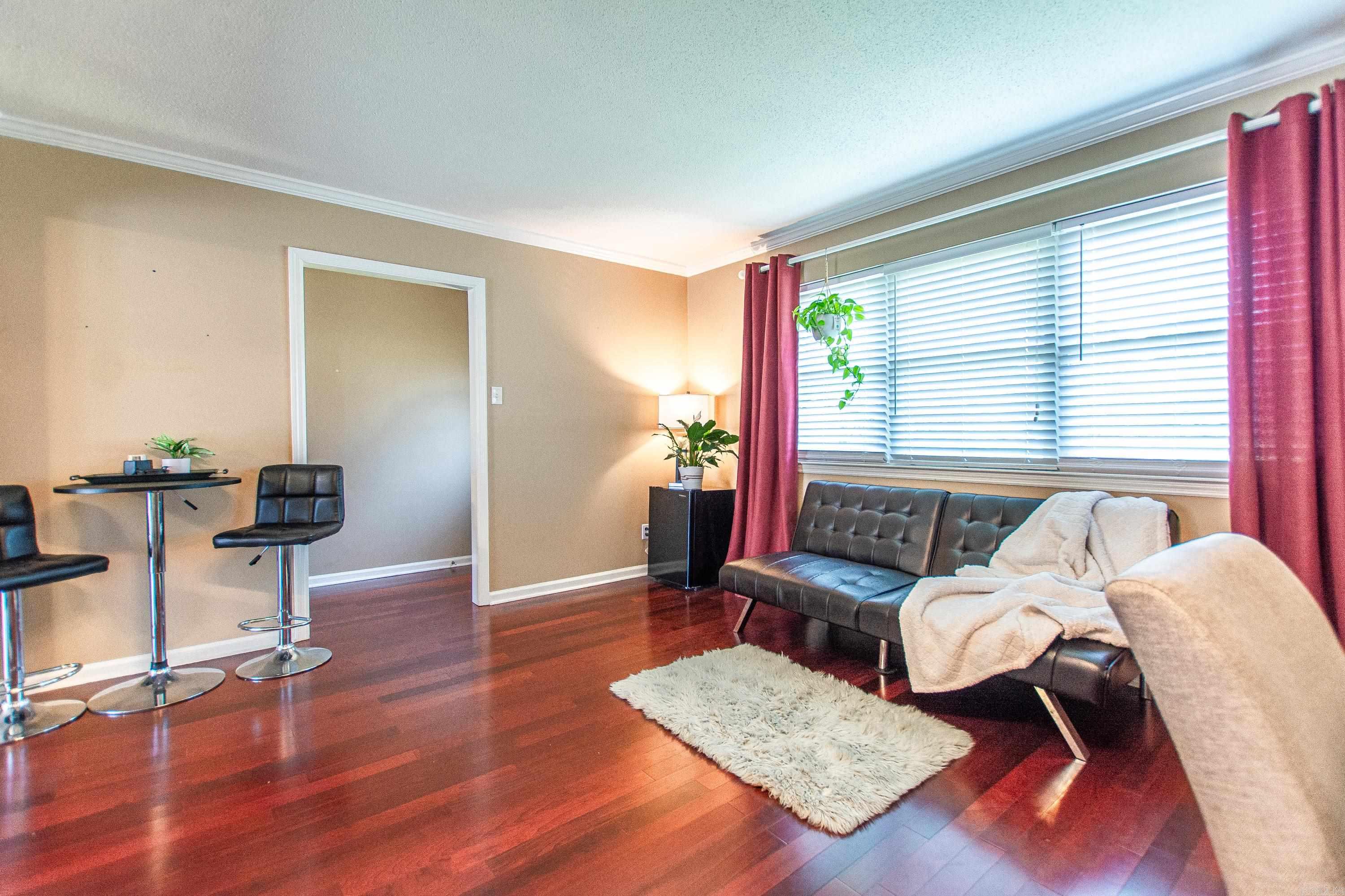 STONEWALL - Residential