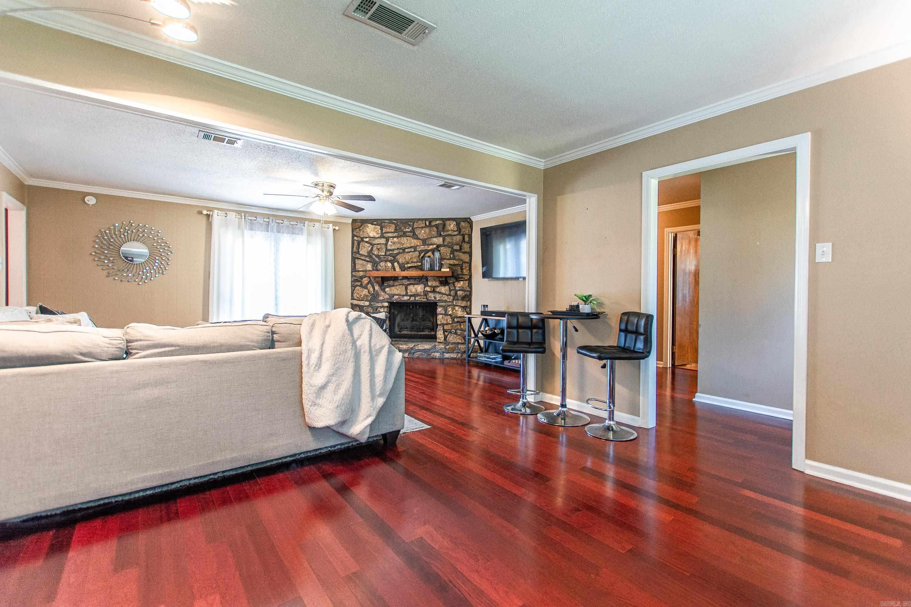 STONEWALL - Residential