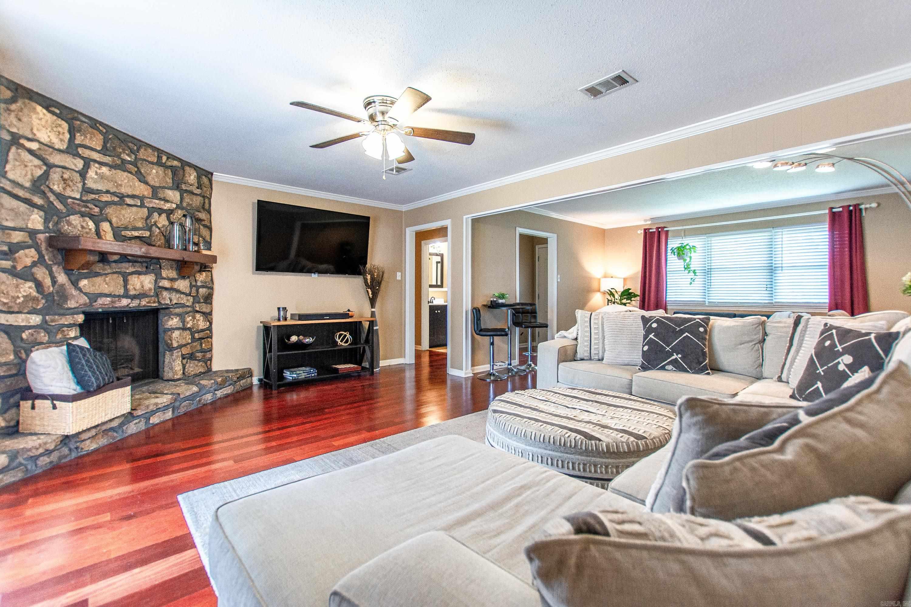 STONEWALL - Residential