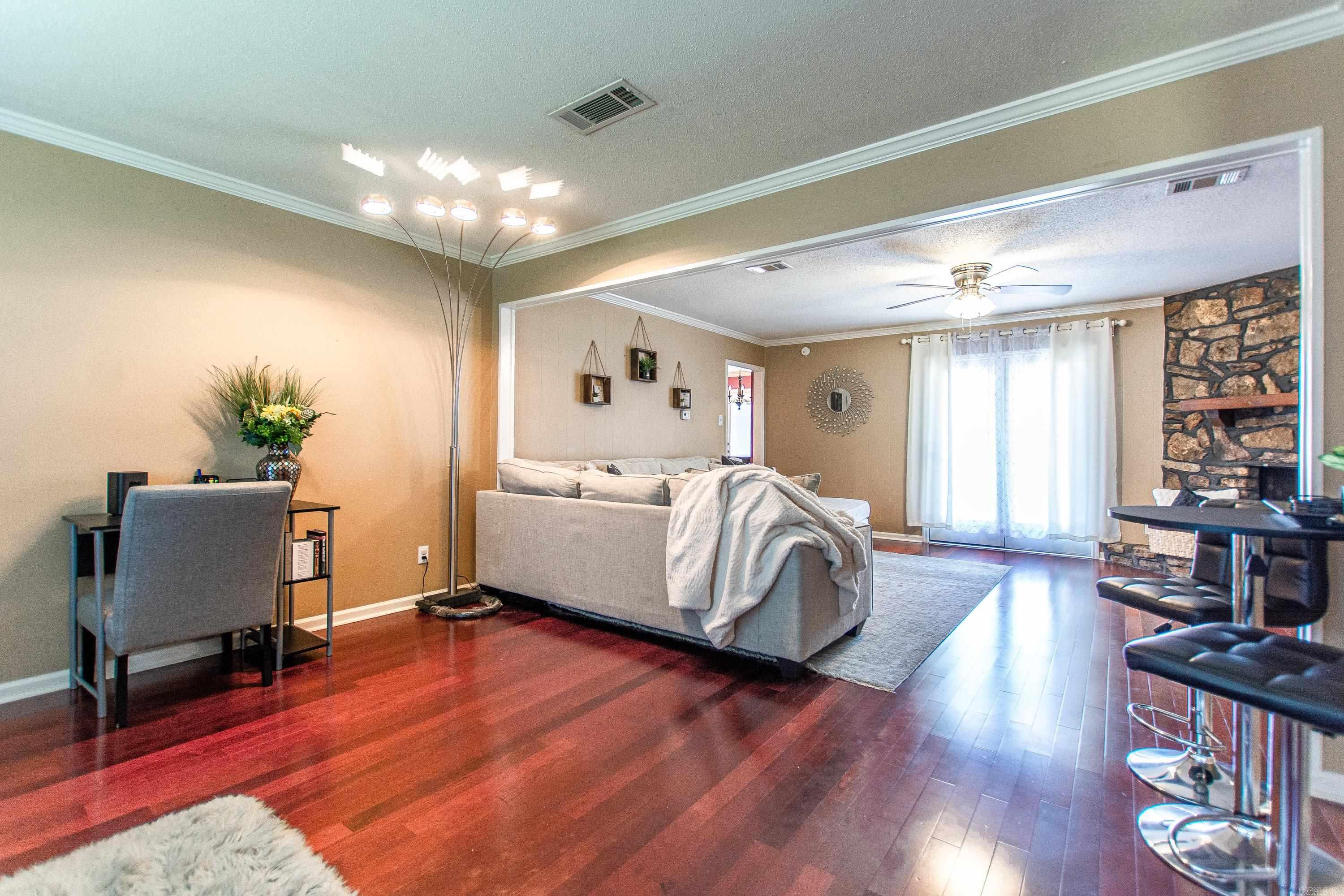STONEWALL - Residential