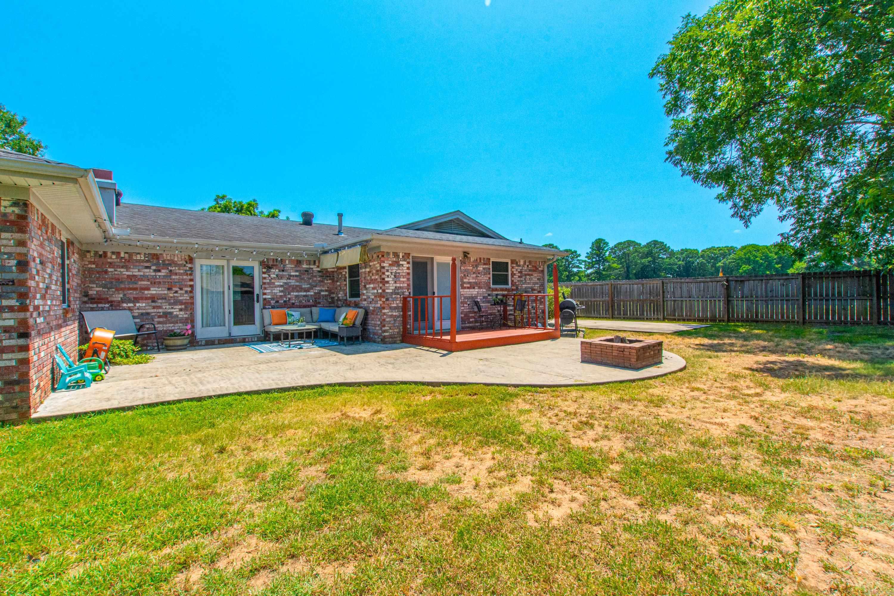 STONEWALL - Residential