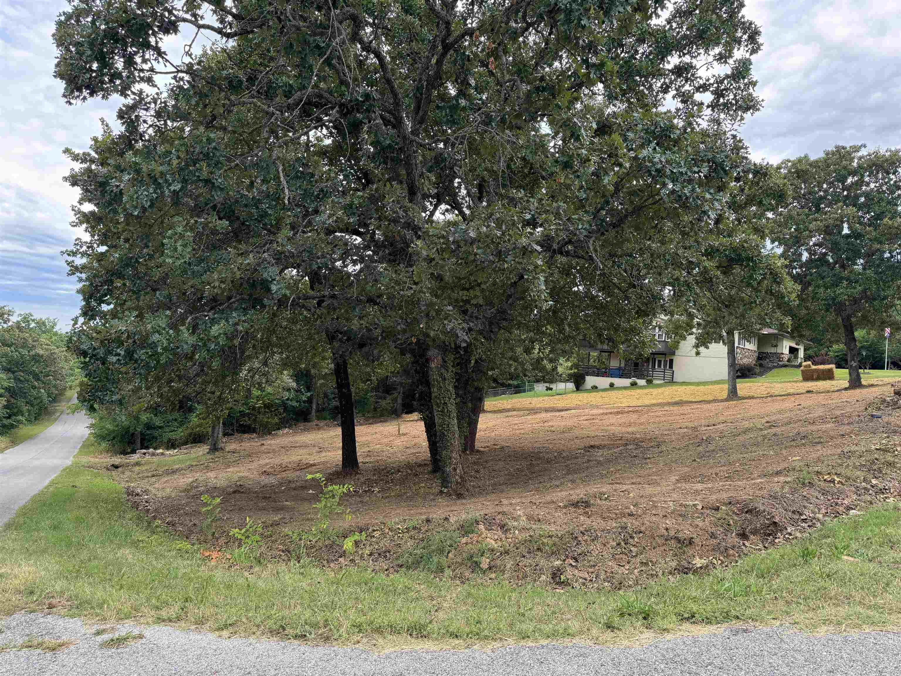 This is a very nice residential lot located in Horseshoe Bend, Arkansas. It is in a great location, close to Crown Lake and several amenities. There is a seasonal view of Crown Lake.
