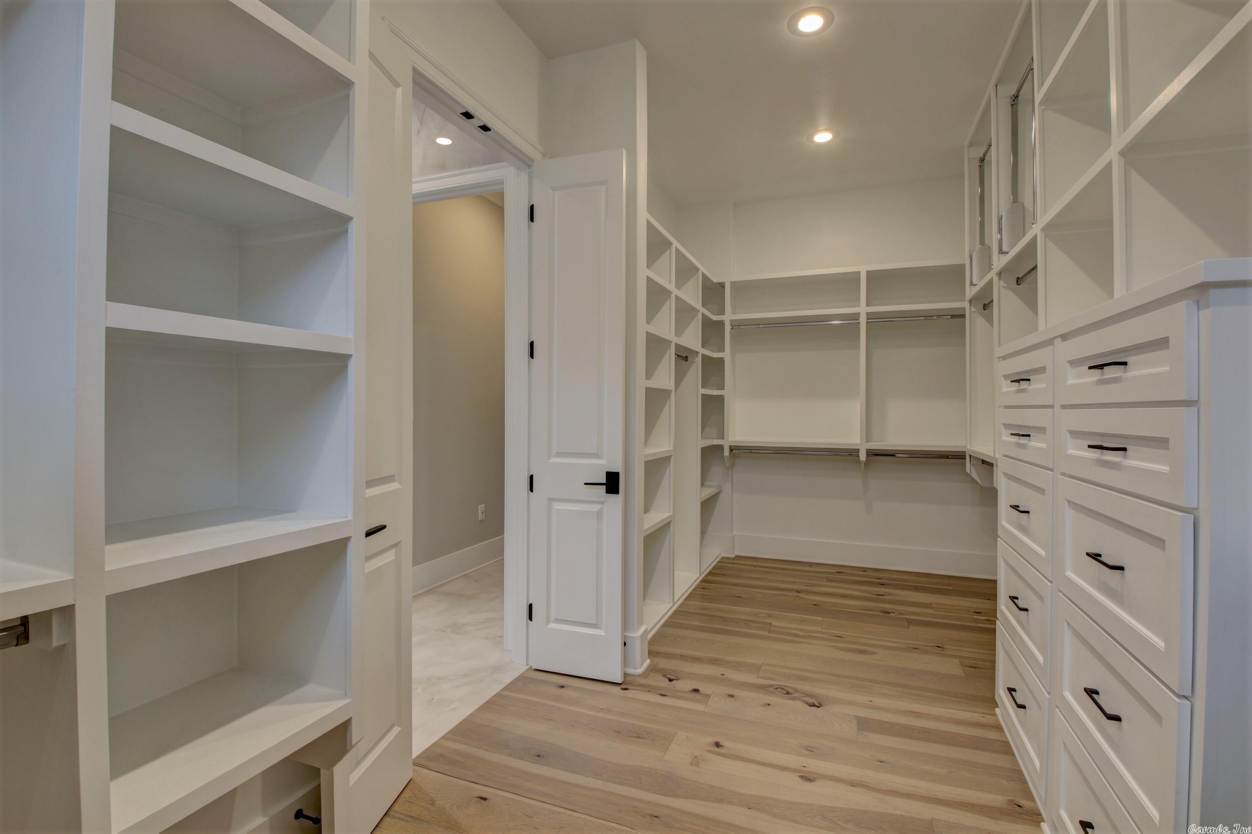 WOODLANDS EDGE - Residential