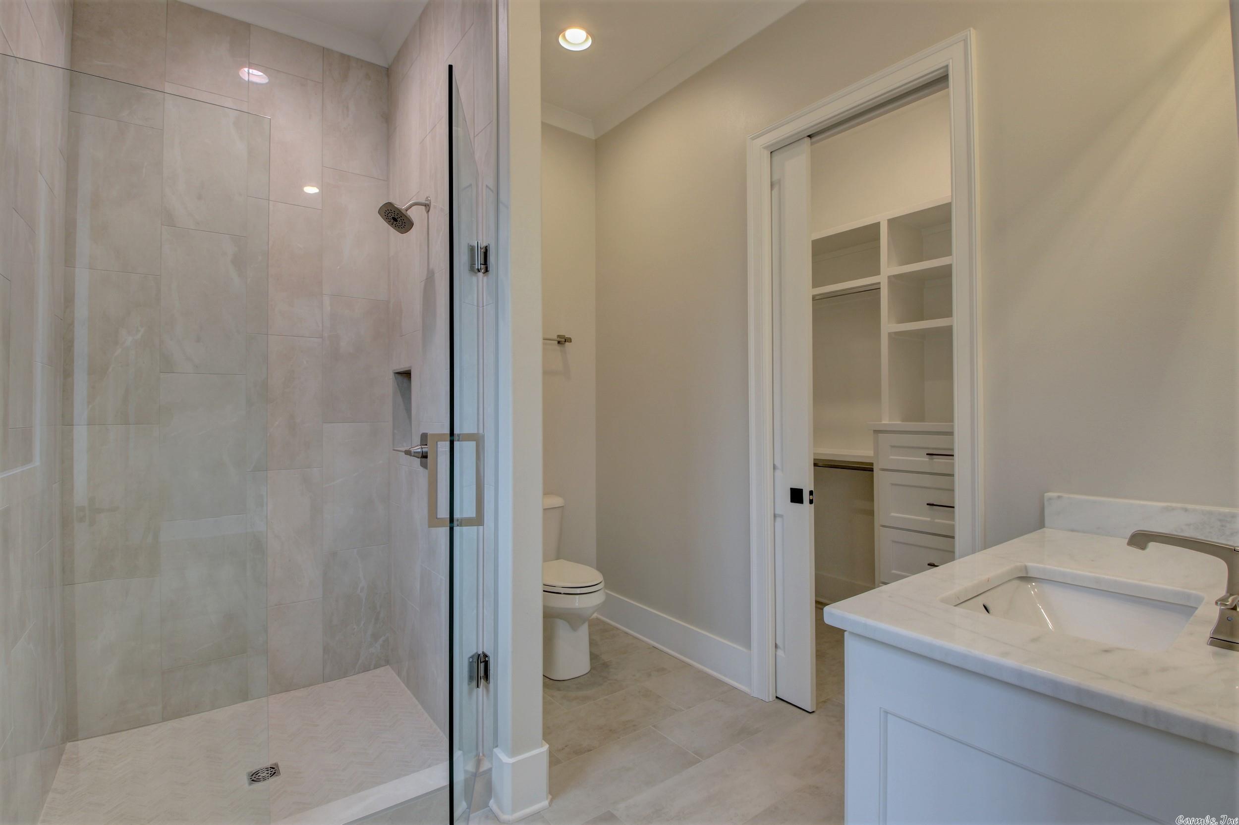 WOODLANDS EDGE - Residential