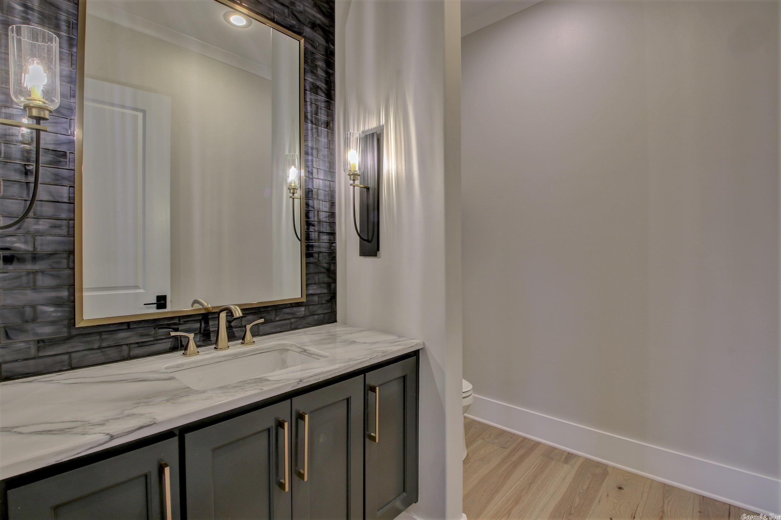 WOODLANDS EDGE - Residential