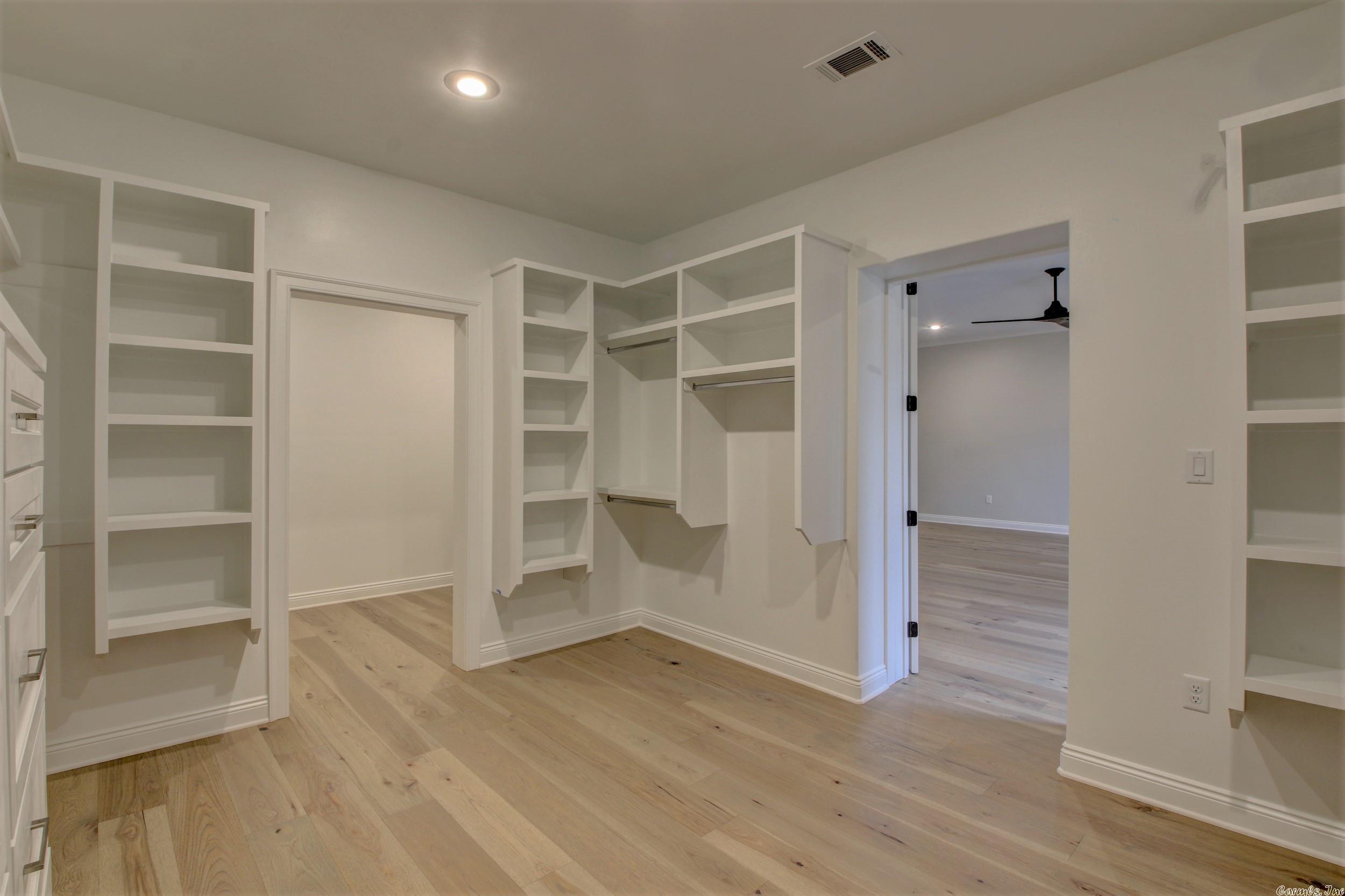 WOODLANDS EDGE - Residential