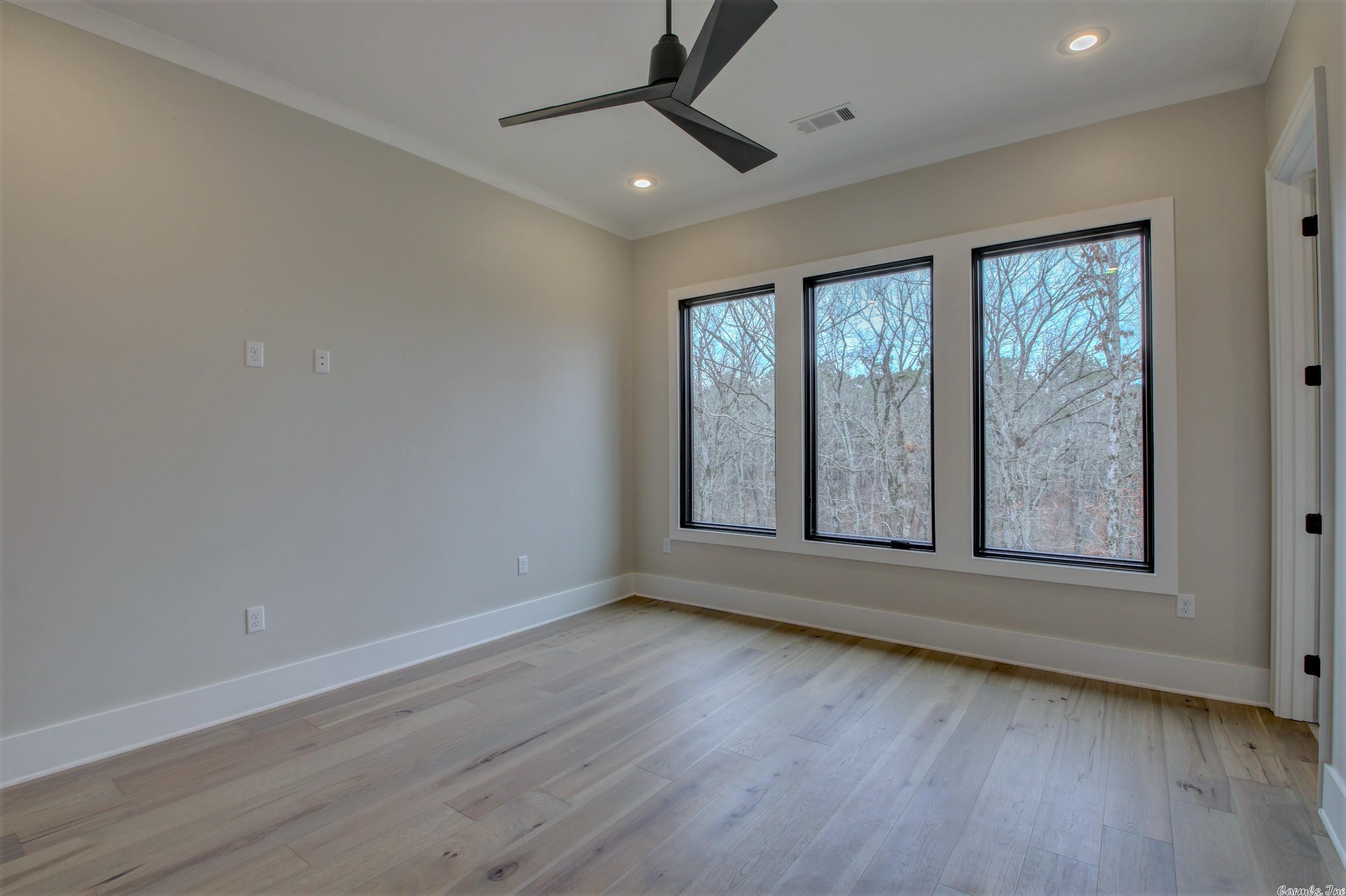WOODLANDS EDGE - Residential