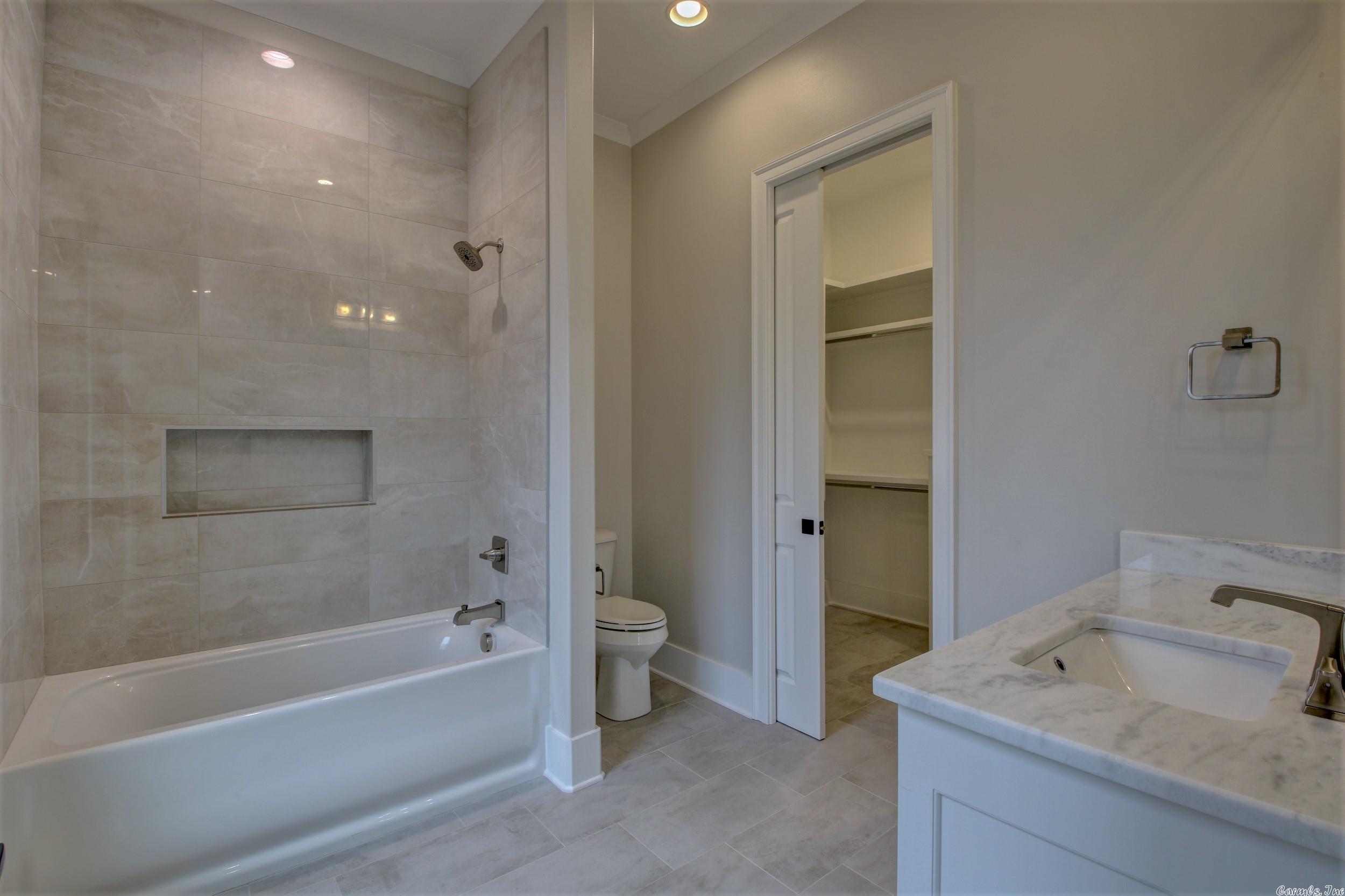 WOODLANDS EDGE - Residential