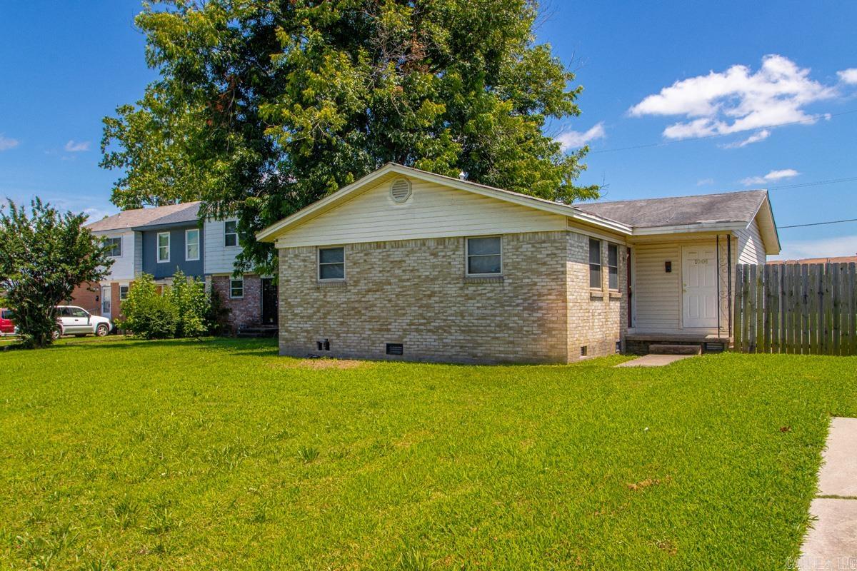 Recently updated and move in ready! This 2 bed 1 bath home offers an excellent opportunity for first time homebuyers or investors looking to add to their portfolio. Recent improvements provide a fresh, updated feel while maintaining affordability. The functional floor plan offers comfortable living spaces, spacious bedrooms, and an updated interior ready for its next owner. Conveniently located with easy access to downtown North Little Rock, schools, shopping, and major roadways. Whether you're searching for an affordable place to call home or a strong investment opportunity, this property is one worth seeing.