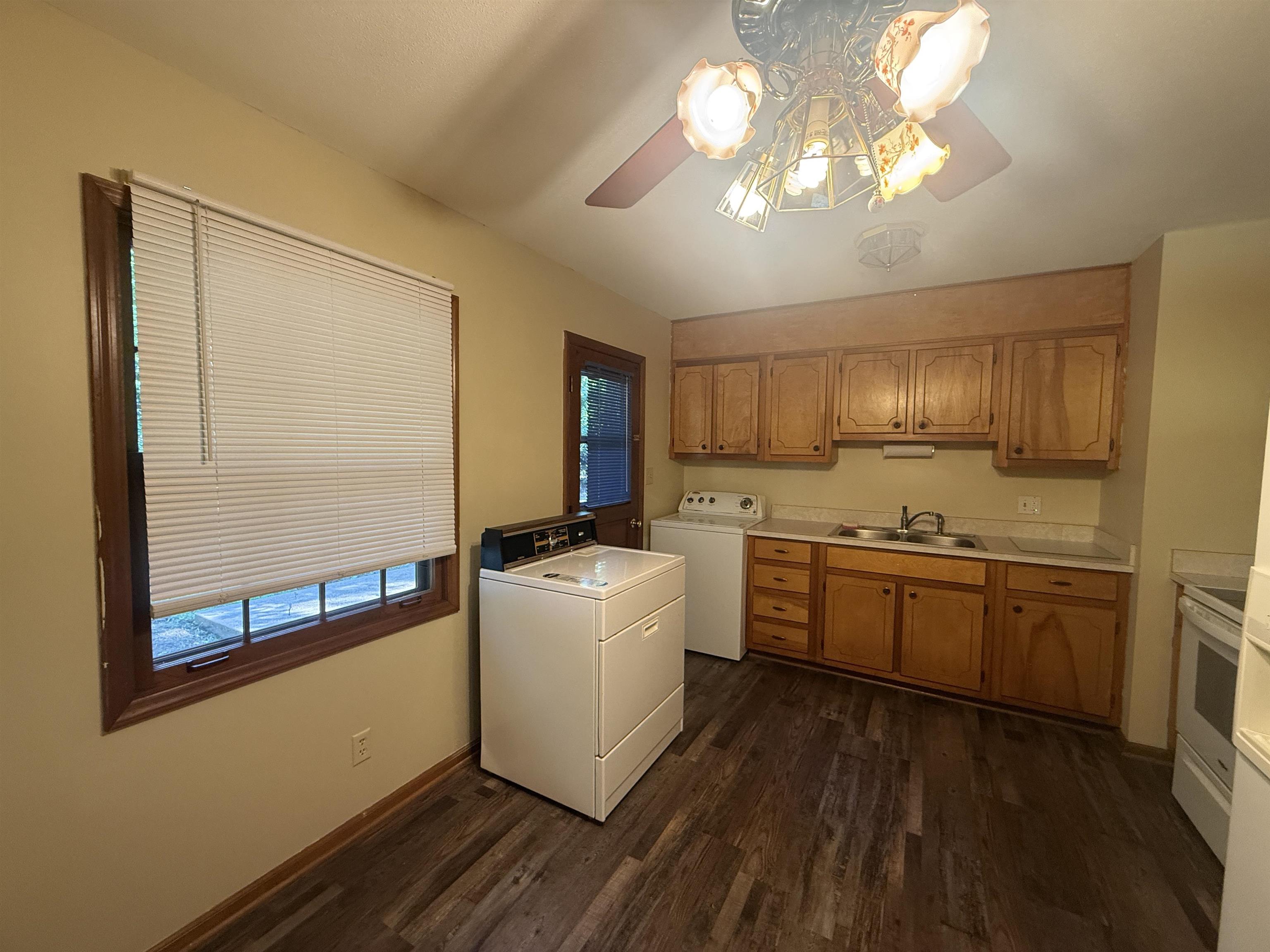 Navasota 1st - Residential Lease