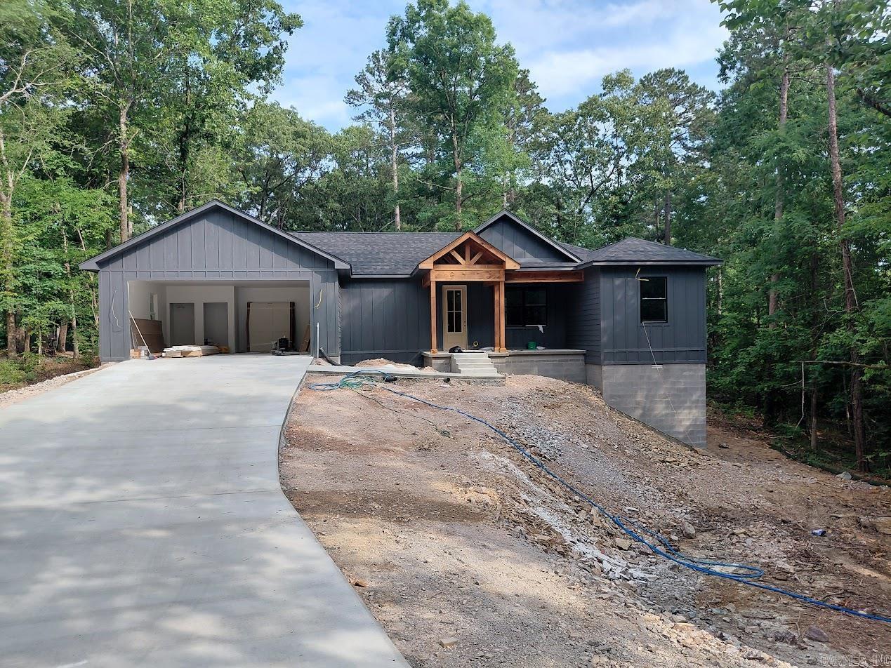 The Deaton Magnolia plan is one of their most popular and this time it is being built in a cul-de-sac on the popular Ponce GC.  An open floor plan with a generous kitchen and large farm style island. Custom tile work in your bathrooms, all custom built maple cabinets and modern fixtures and hardware. Split bedrooms for privacy, lots of windows and a nice covered patio to enjoy your beautiful surroundings. No wasted space in this home. Expected Completion June/July